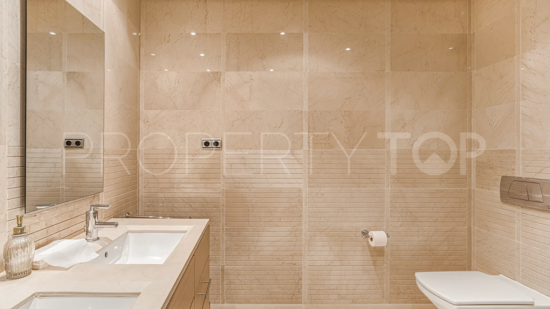For sale ground floor apartment in Mansion Club