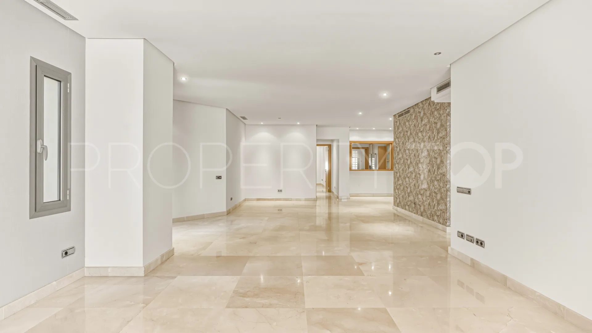 For sale ground floor apartment in Mansion Club