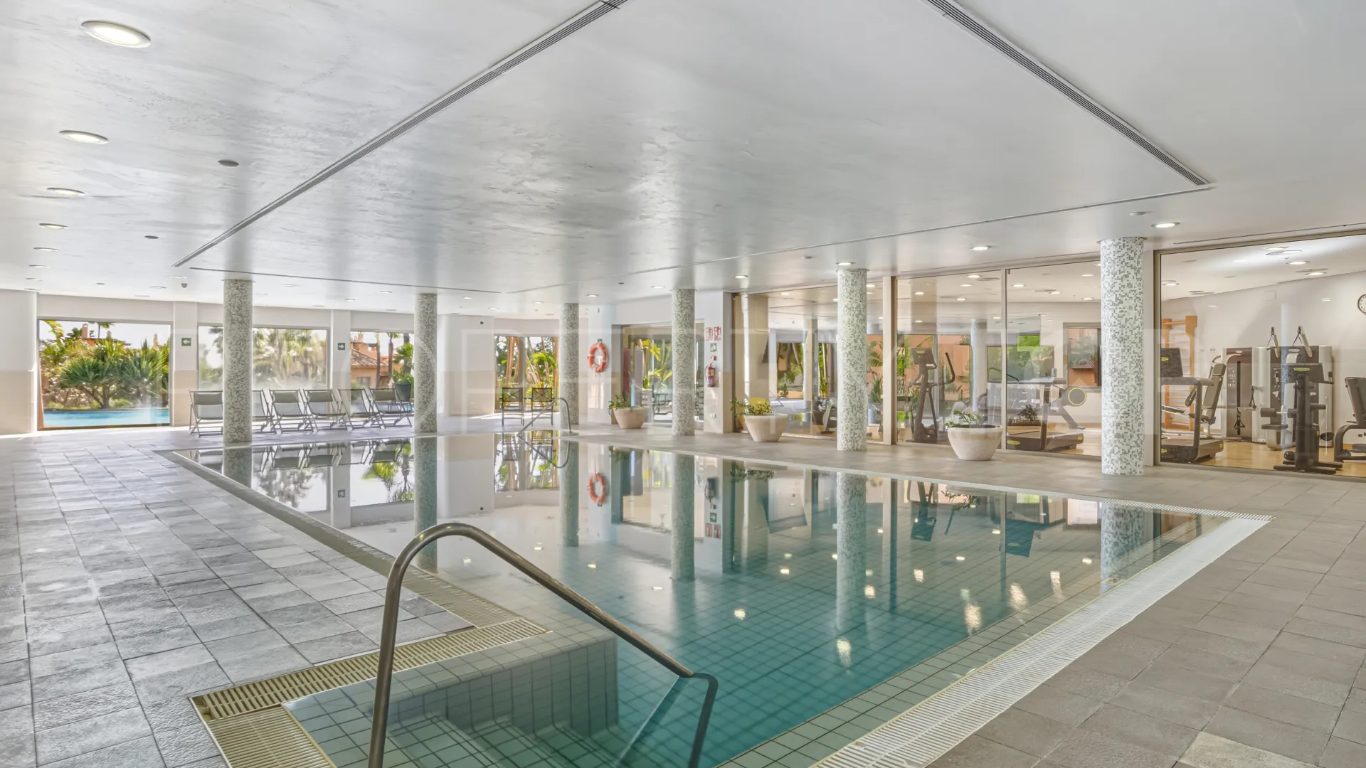 For sale ground floor apartment in Mansion Club