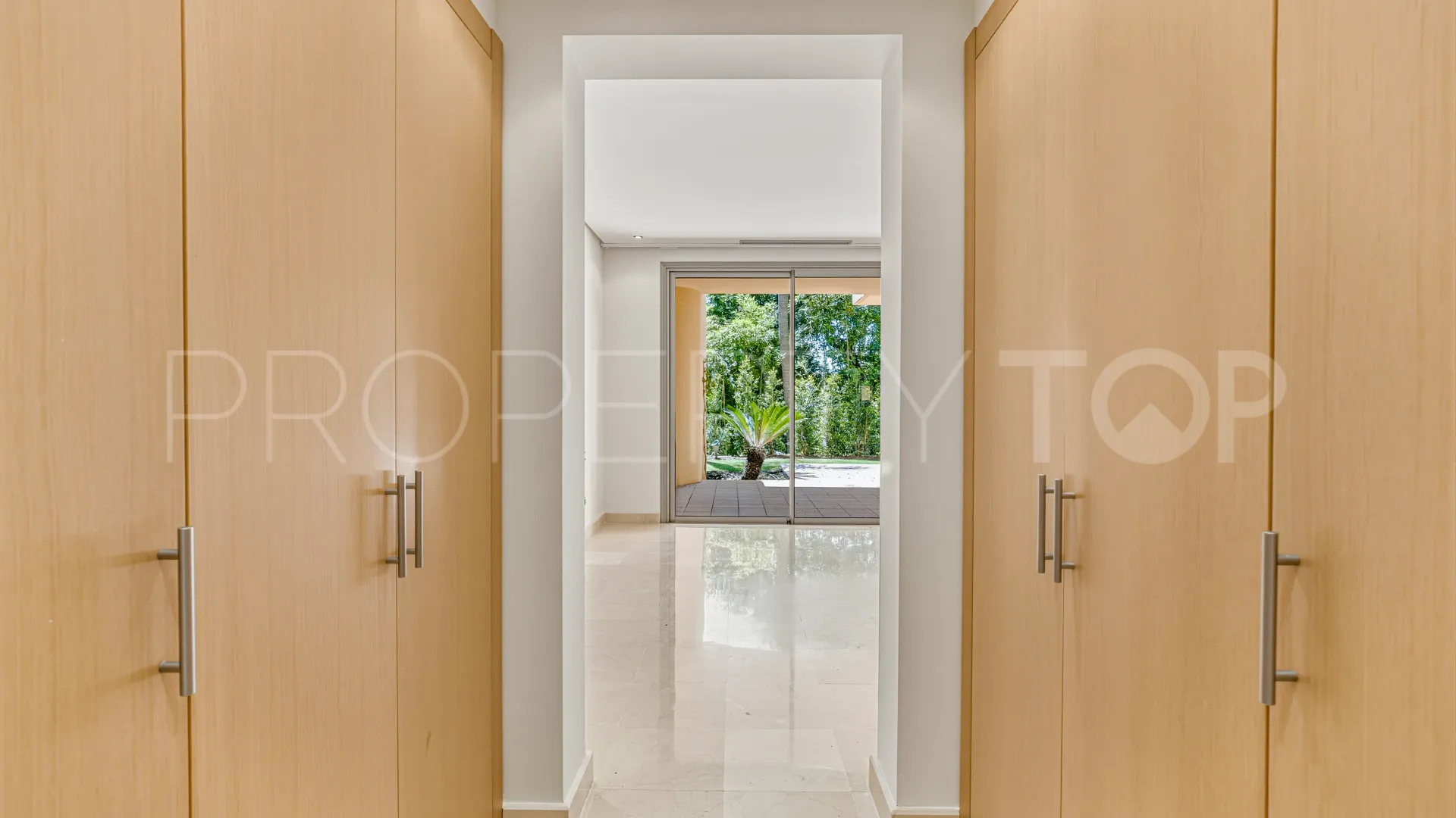 For sale ground floor apartment in Mansion Club