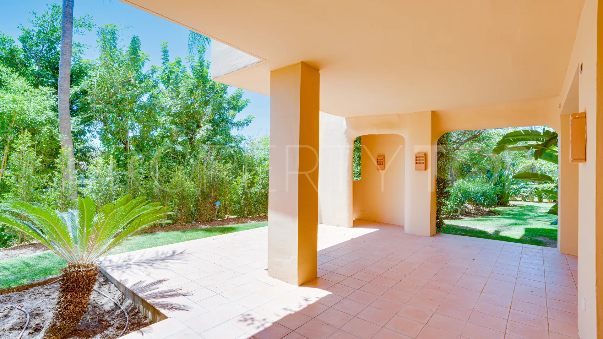 For sale ground floor apartment in Mansion Club