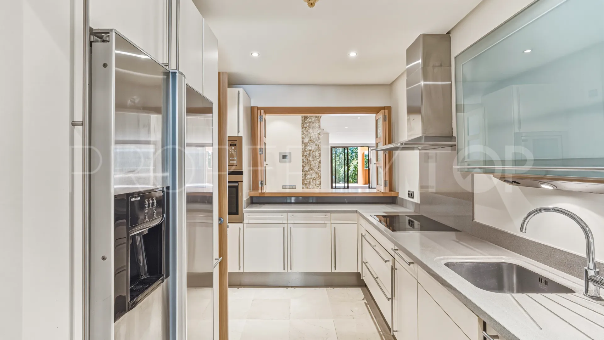 For sale ground floor apartment in Mansion Club