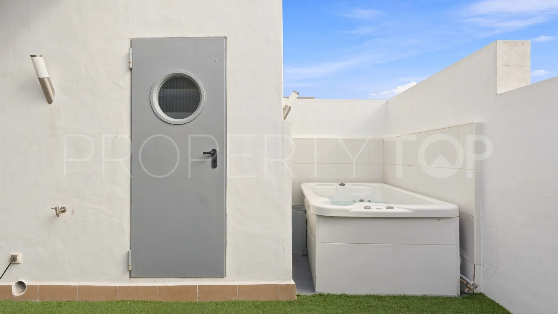 Cala de Mijas, atico duplex a la venta con 3 dormitorios