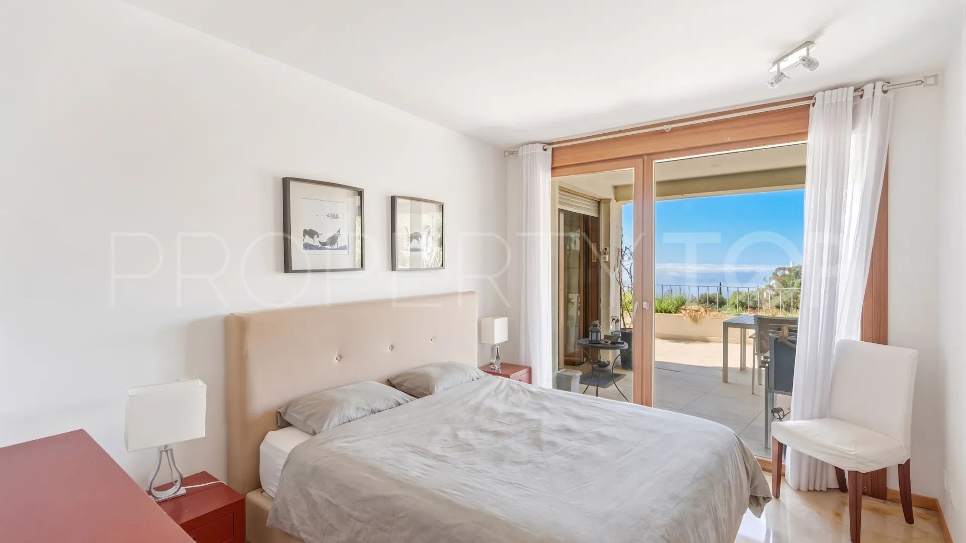Lomas de los Monteros, apartamento planta baja en venta