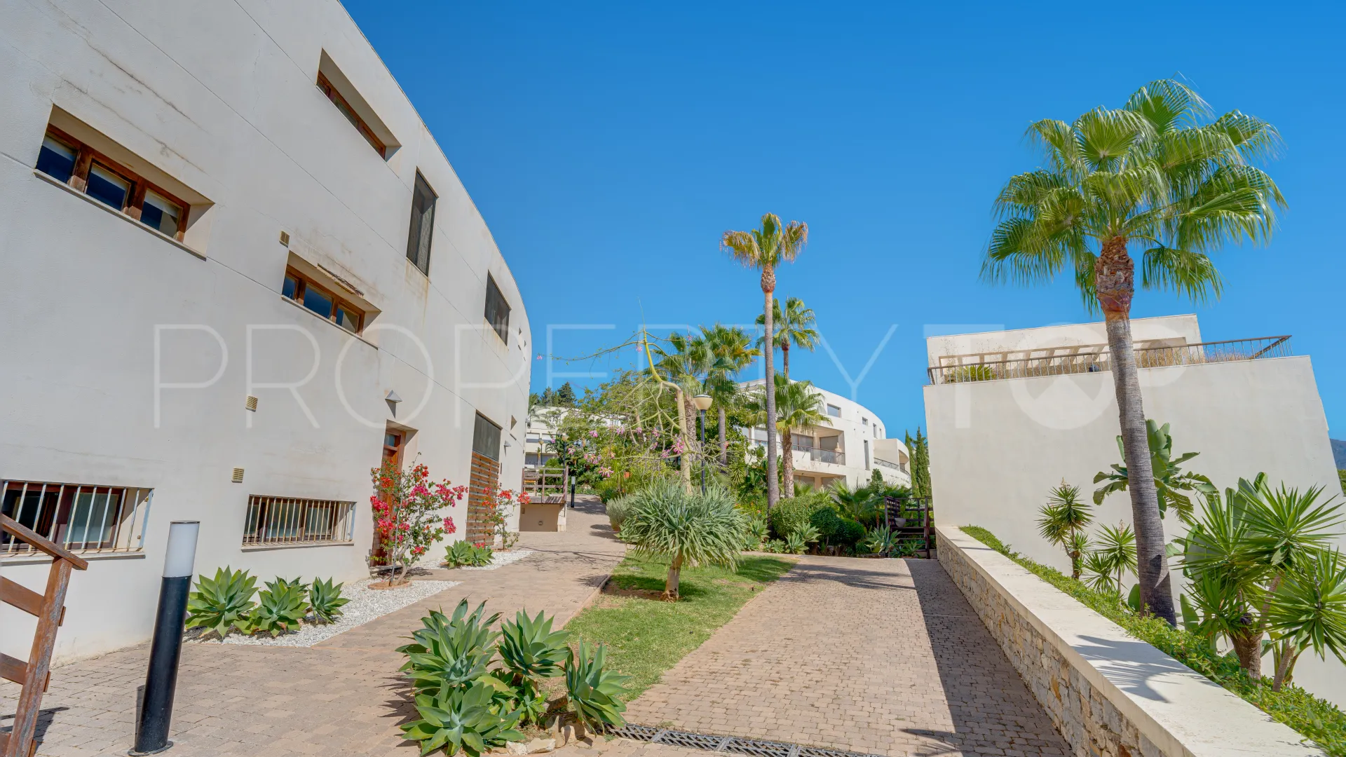 Lomas de los Monteros, apartamento planta baja en venta