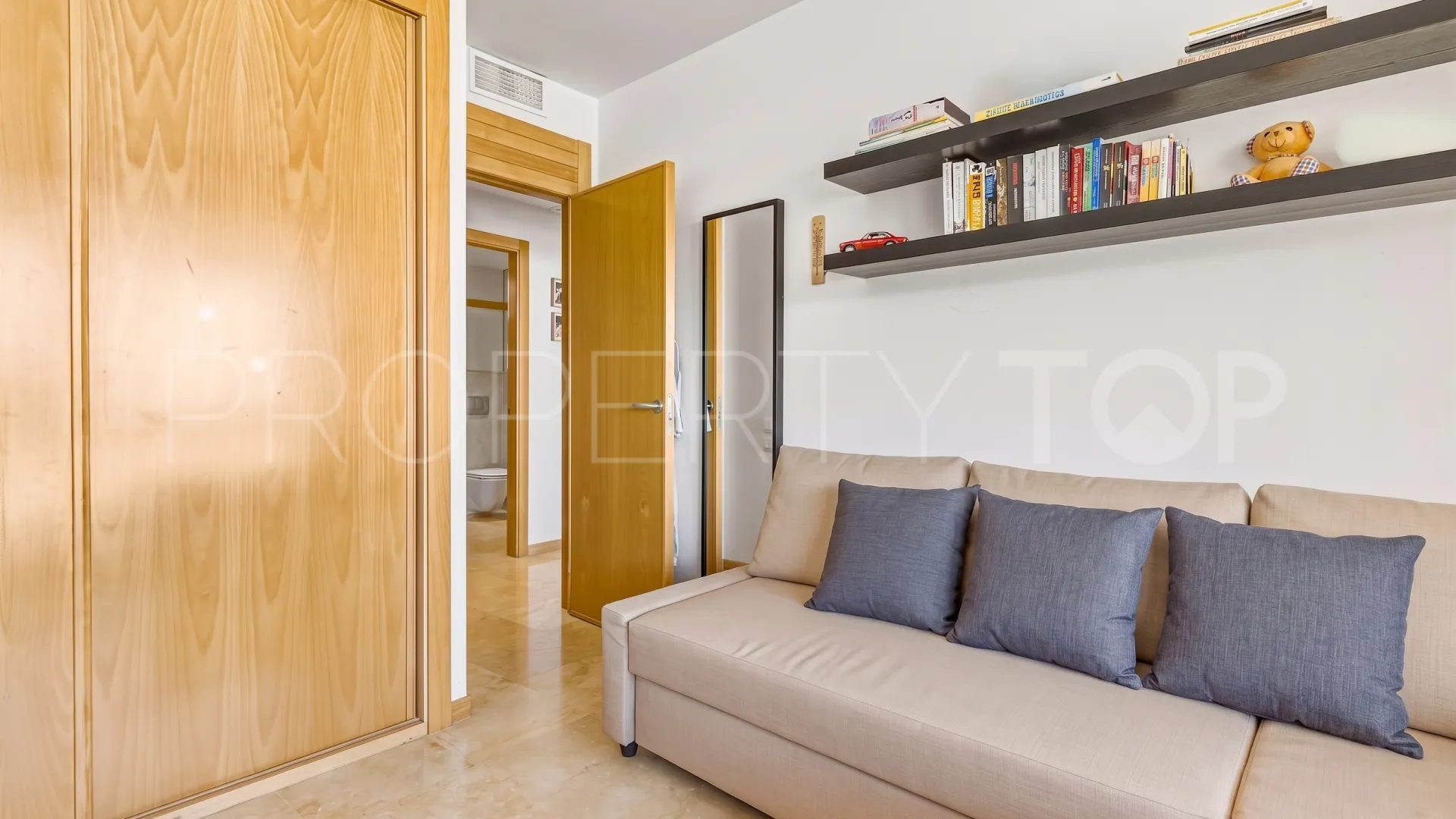 Lomas de los Monteros, apartamento planta baja en venta