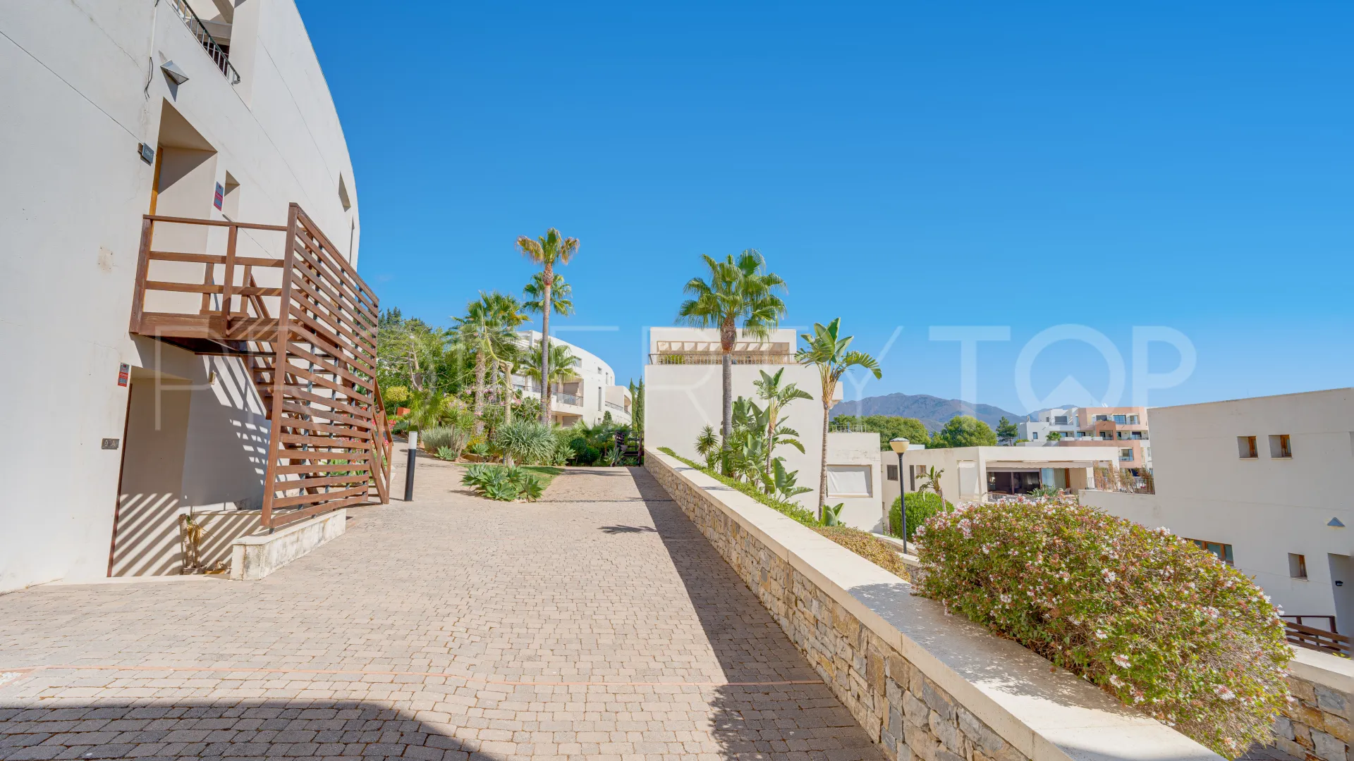 Lomas de los Monteros, apartamento planta baja en venta