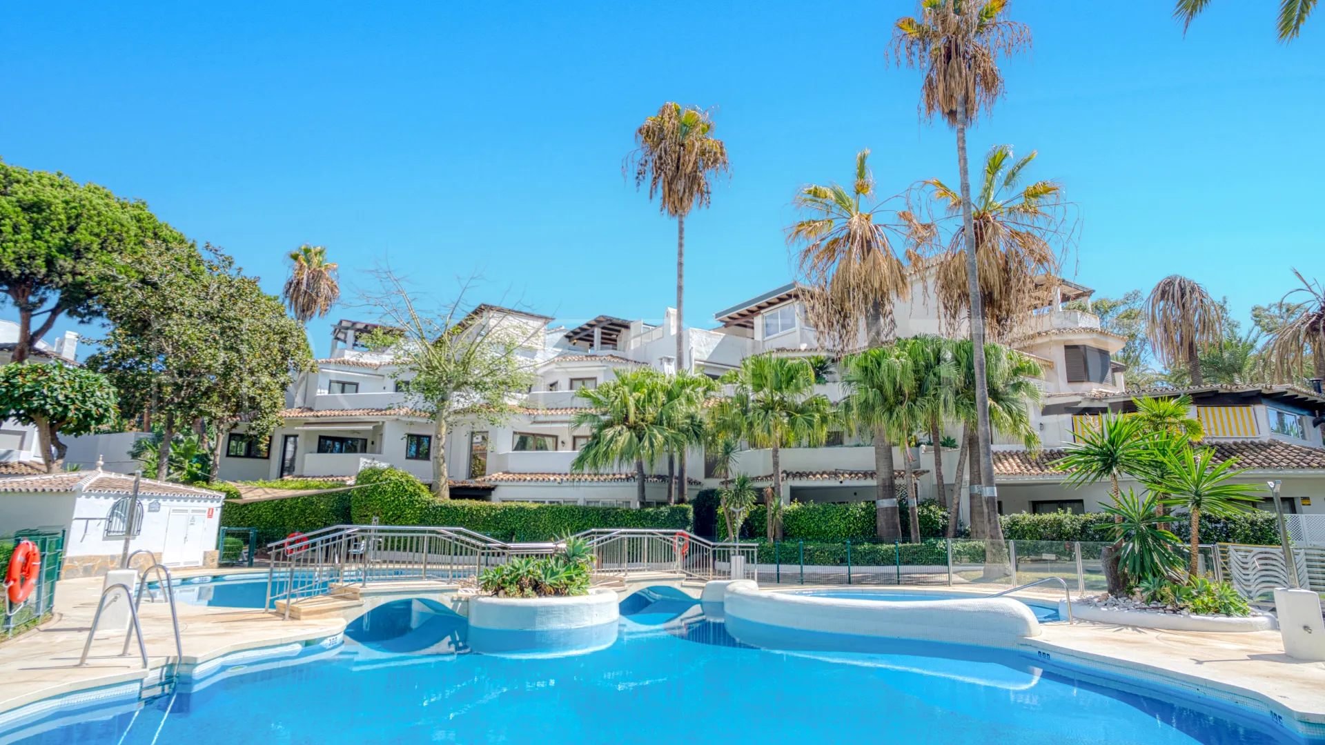 3 bedrooms apartment for sale in Golden Beach