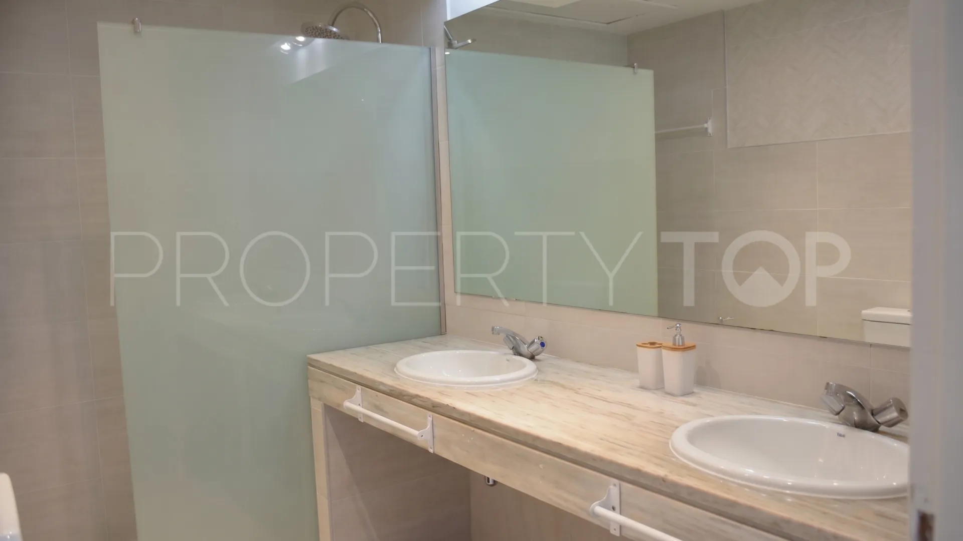 3 bedrooms apartment for sale in Golden Beach