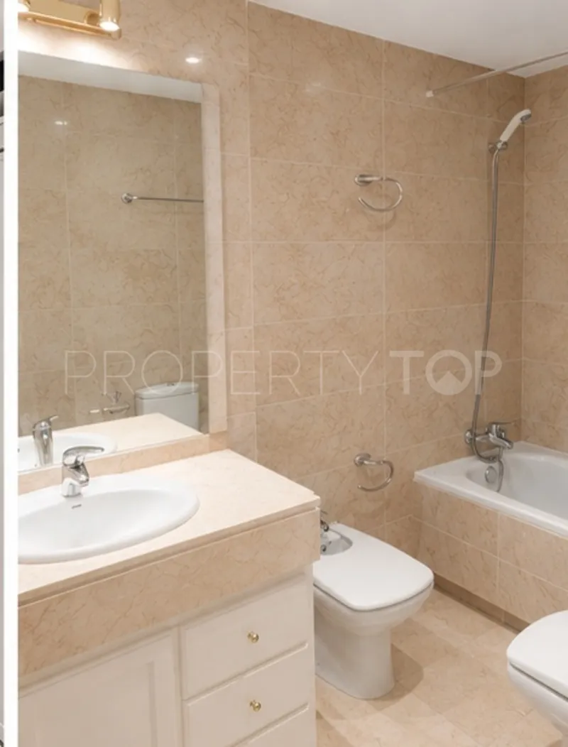 For sale apartment in Hacienda Nagüeles I with 2 bedrooms