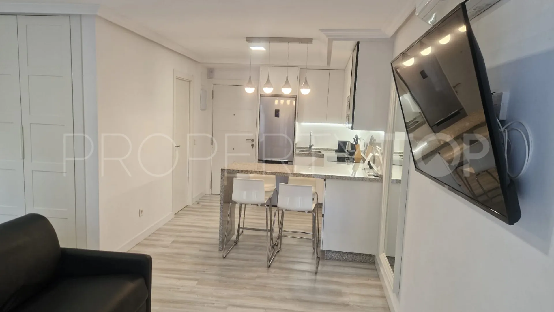 For sale Elviria Playa 1 bedroom ground floor apartment
