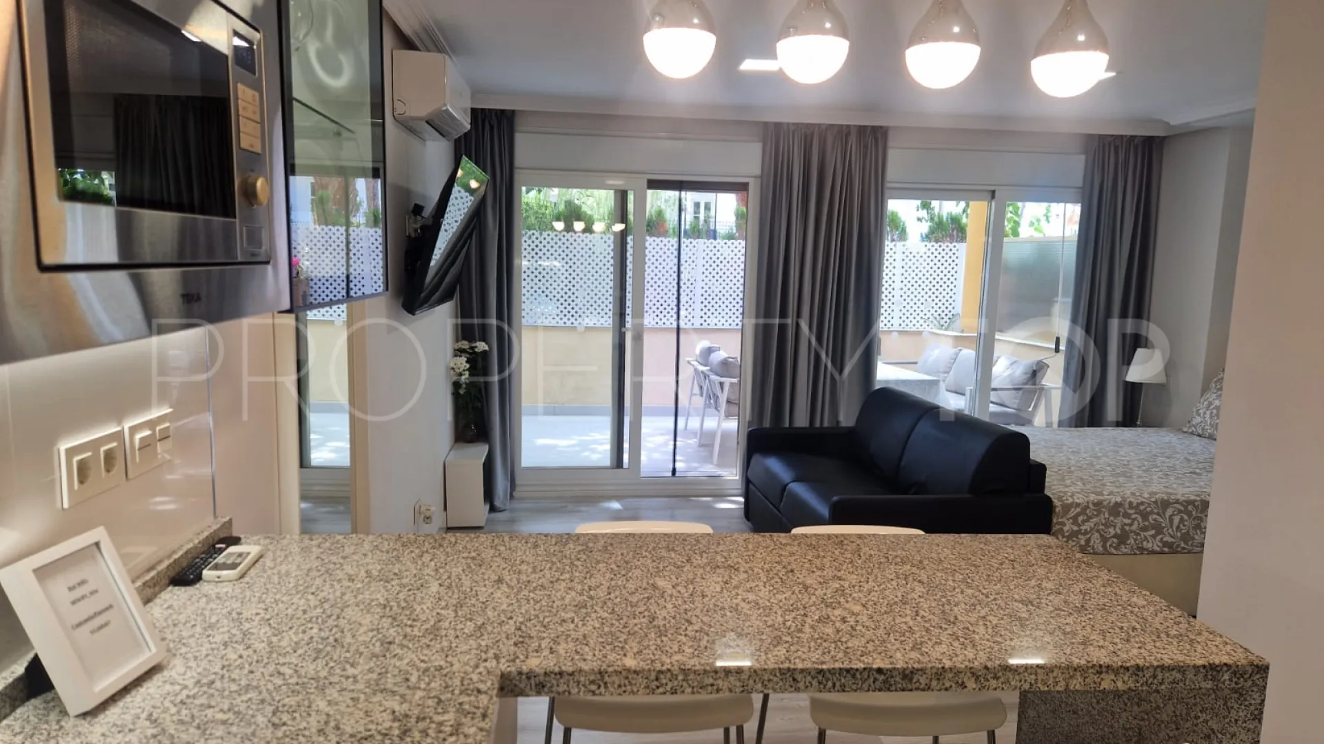 For sale Elviria Playa 1 bedroom ground floor apartment