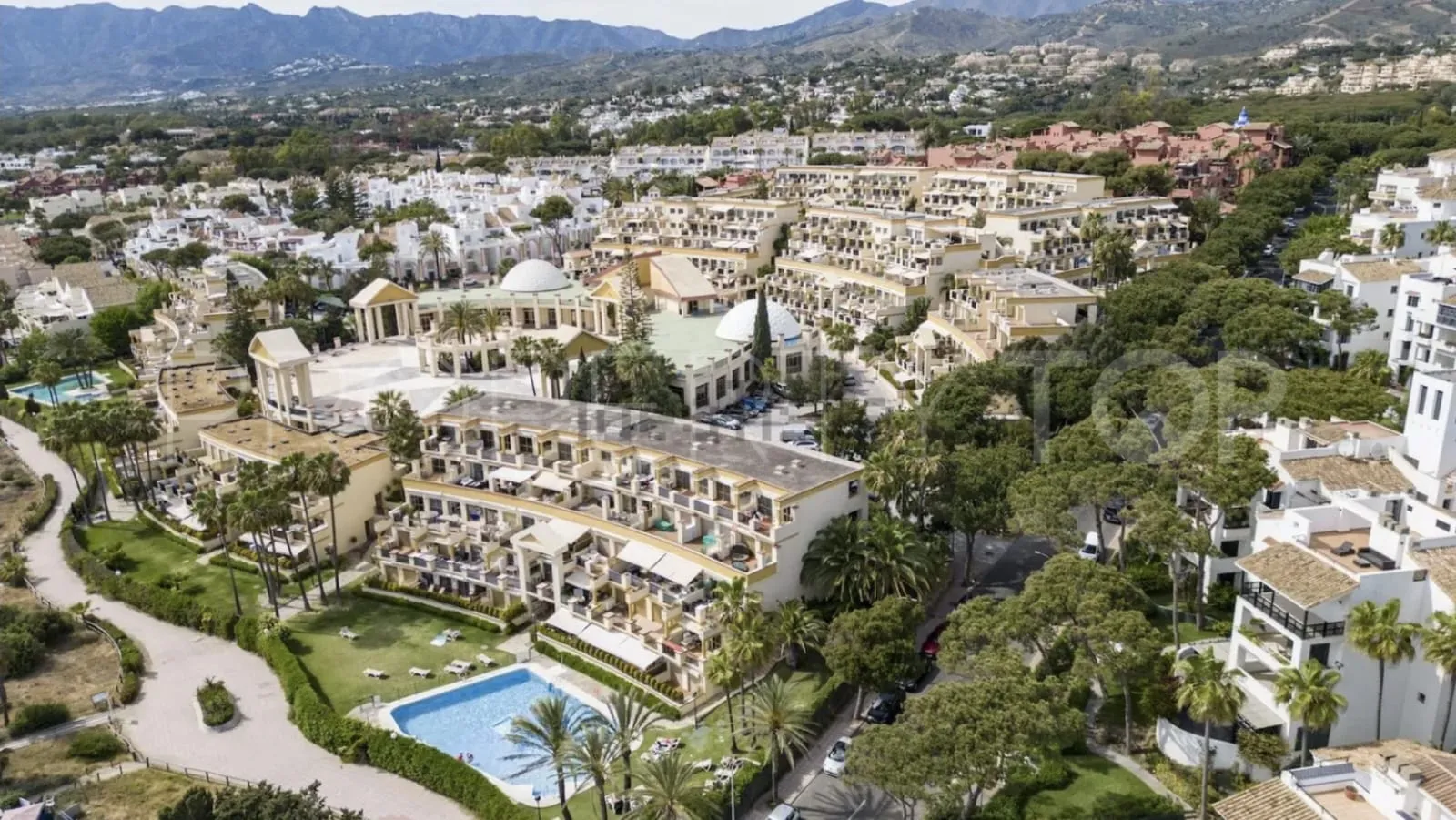 For sale Elviria Playa 1 bedroom ground floor apartment