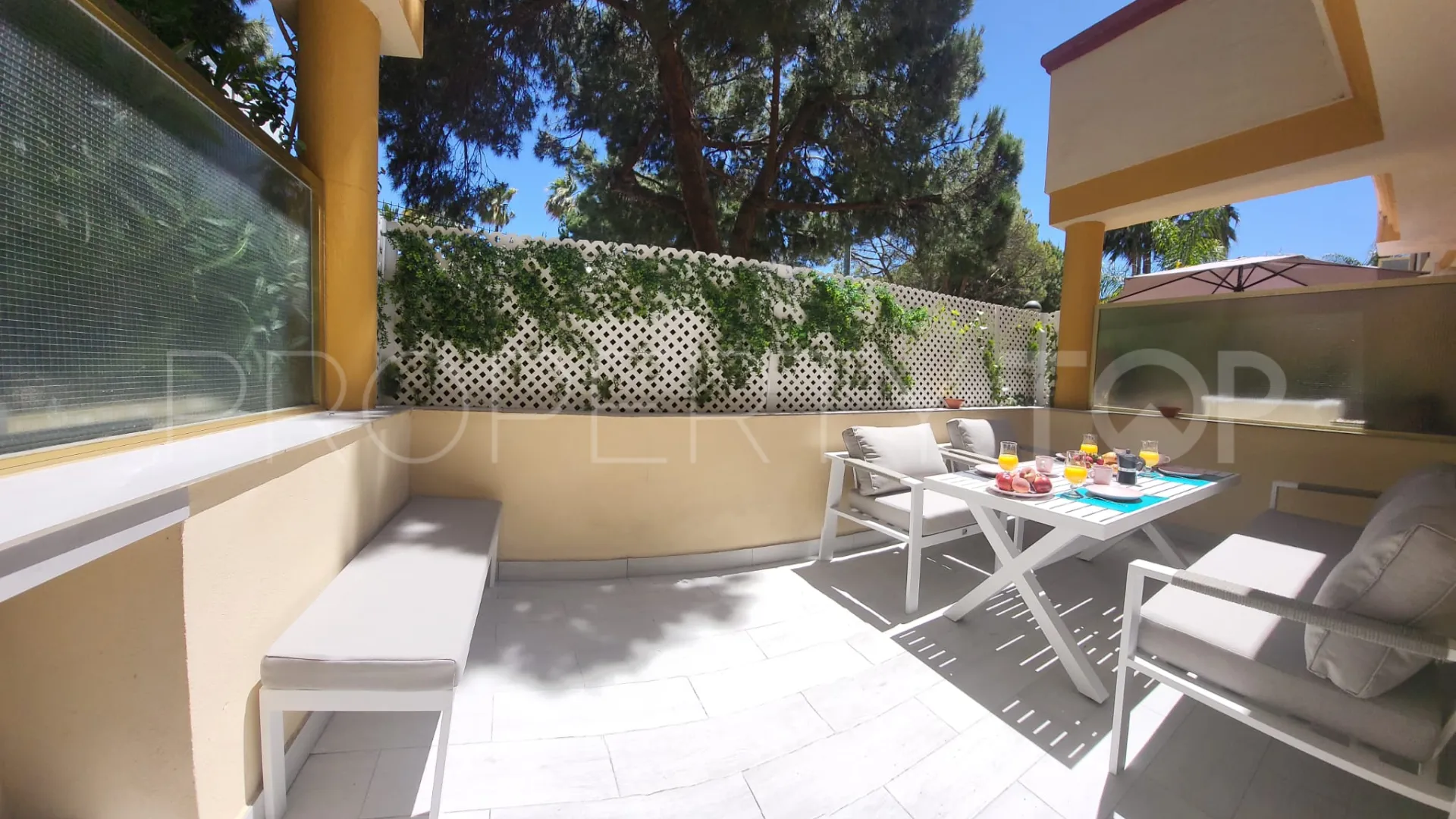 For sale Elviria Playa 1 bedroom ground floor apartment