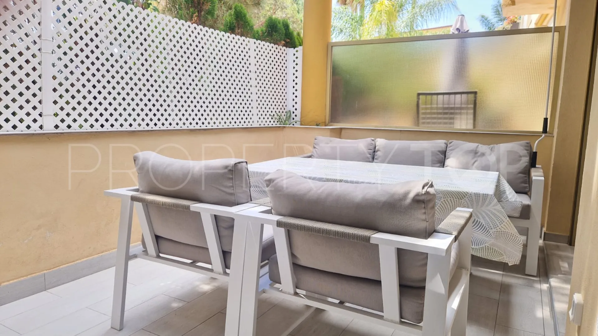 For sale Elviria Playa 1 bedroom ground floor apartment