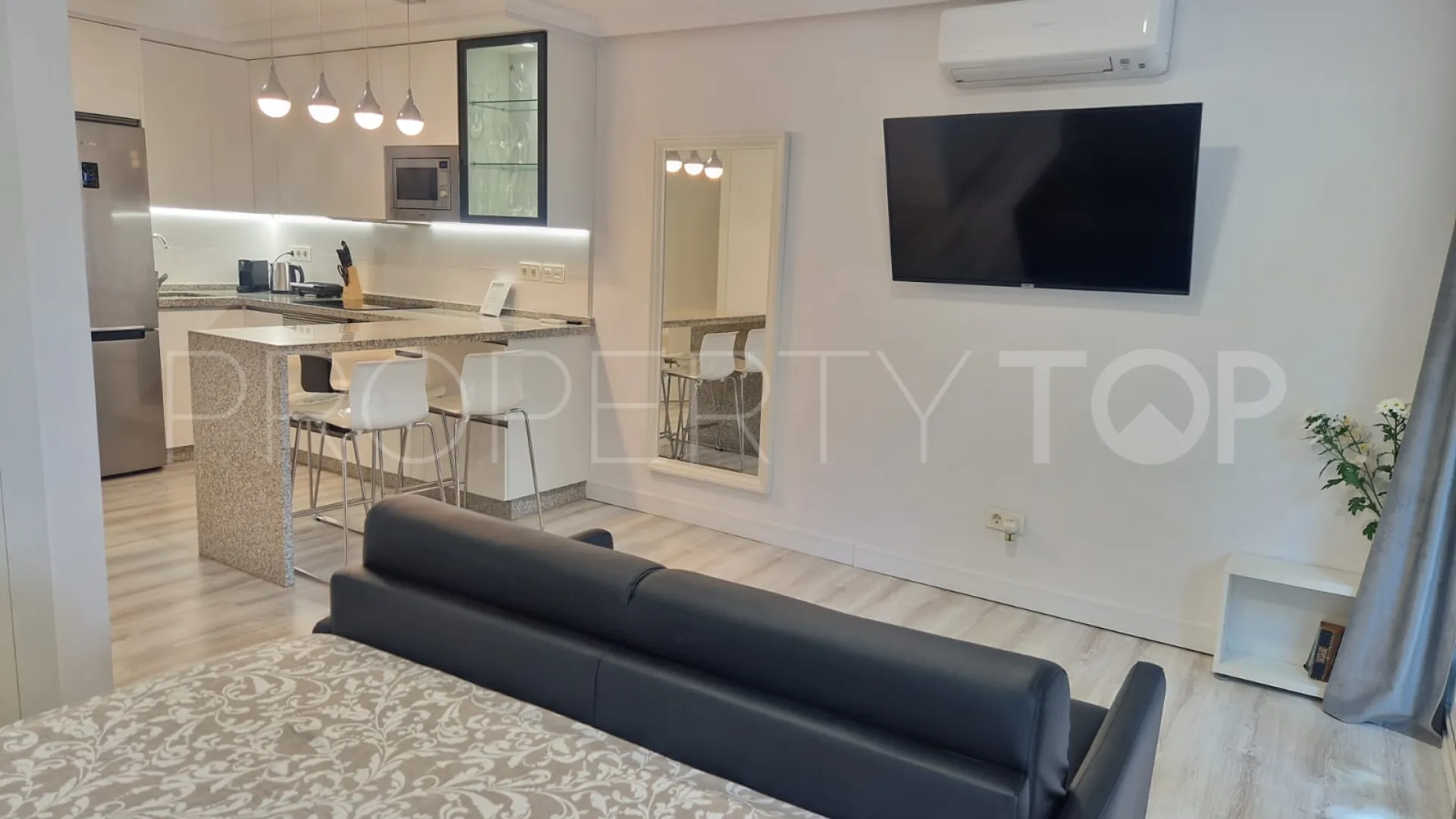 For sale Elviria Playa 1 bedroom ground floor apartment