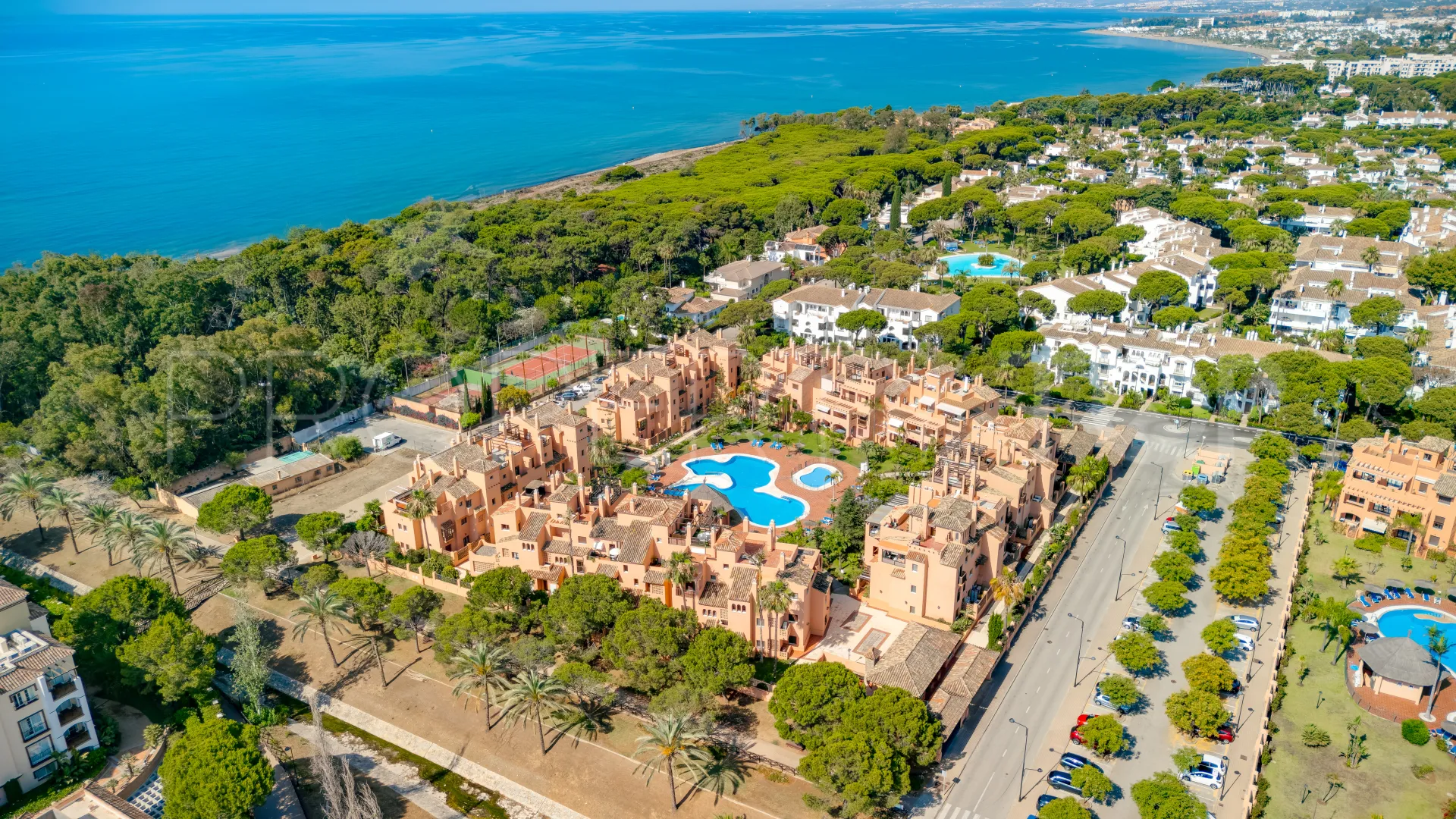 Atico duplex con 4 dormitorios en venta en Hacienda del Sol