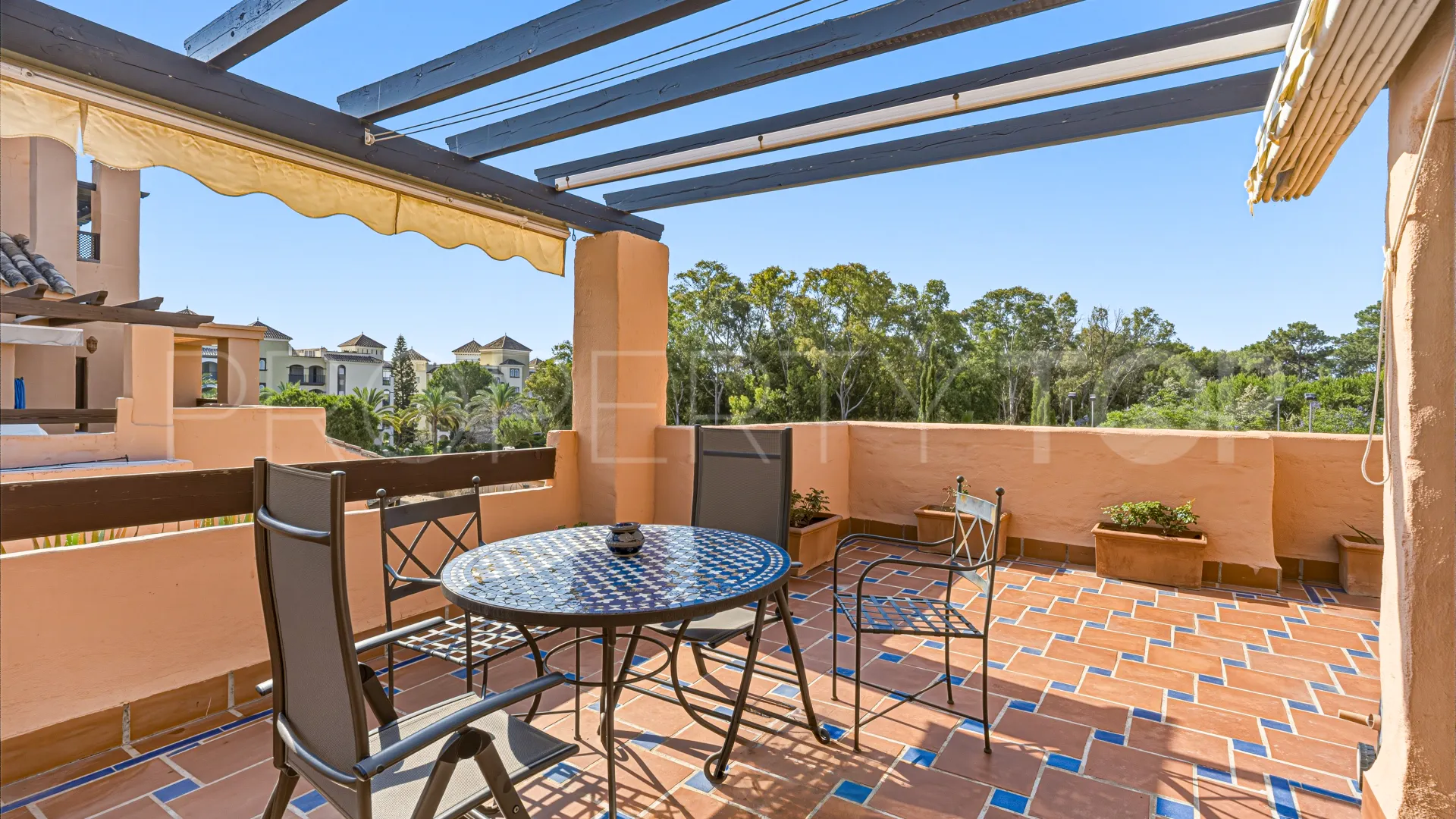 Atico duplex con 4 dormitorios en venta en Hacienda del Sol