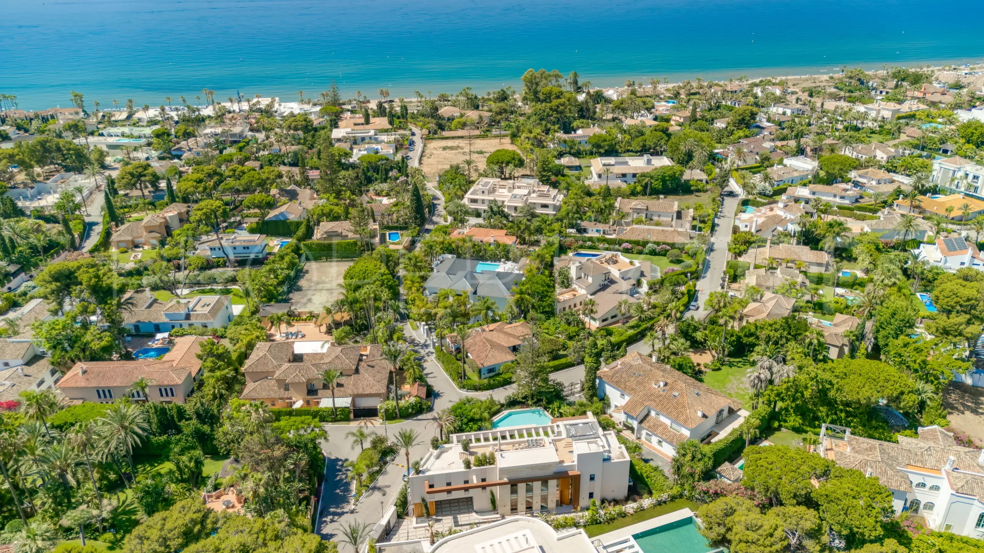 Comprar villa en Los Monteros Playa de 5 dormitorios