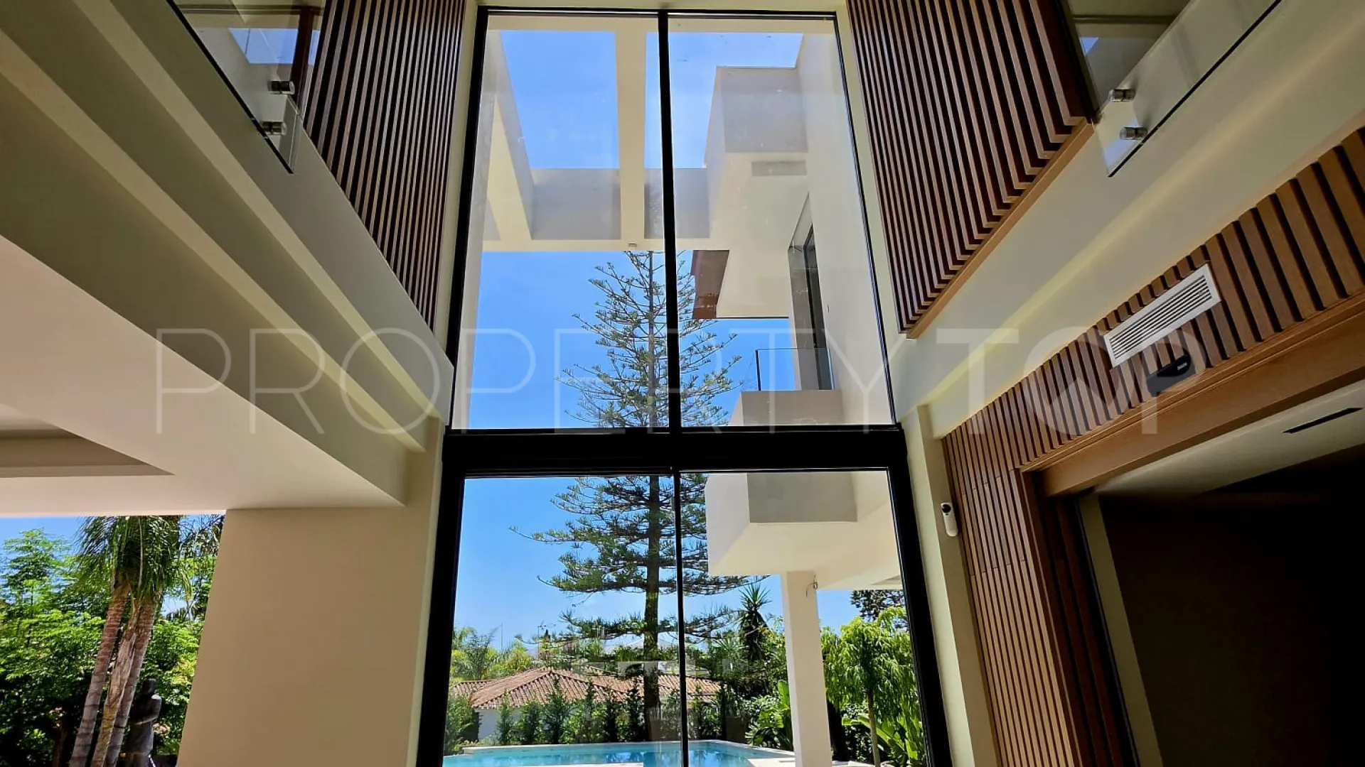 Comprar villa en Los Monteros Playa de 5 dormitorios