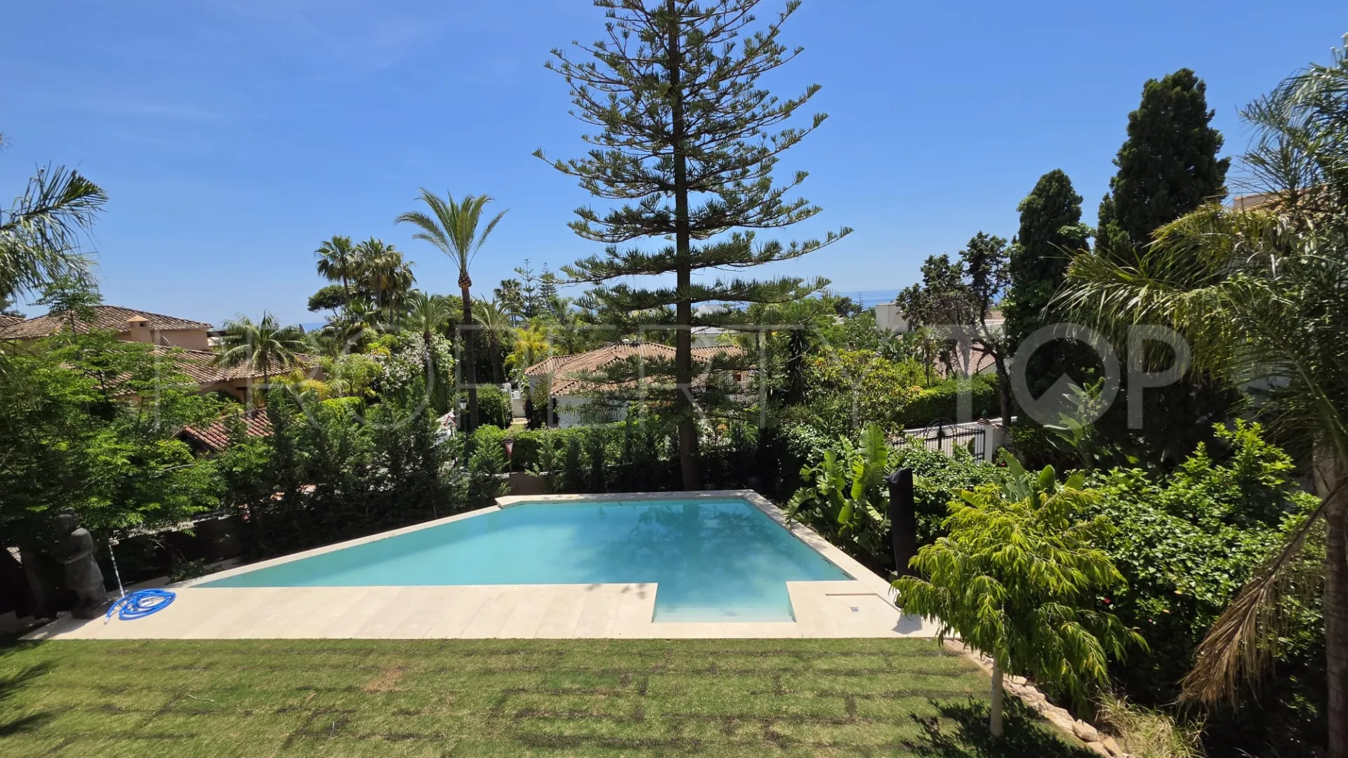 Comprar villa en Los Monteros Playa de 5 dormitorios