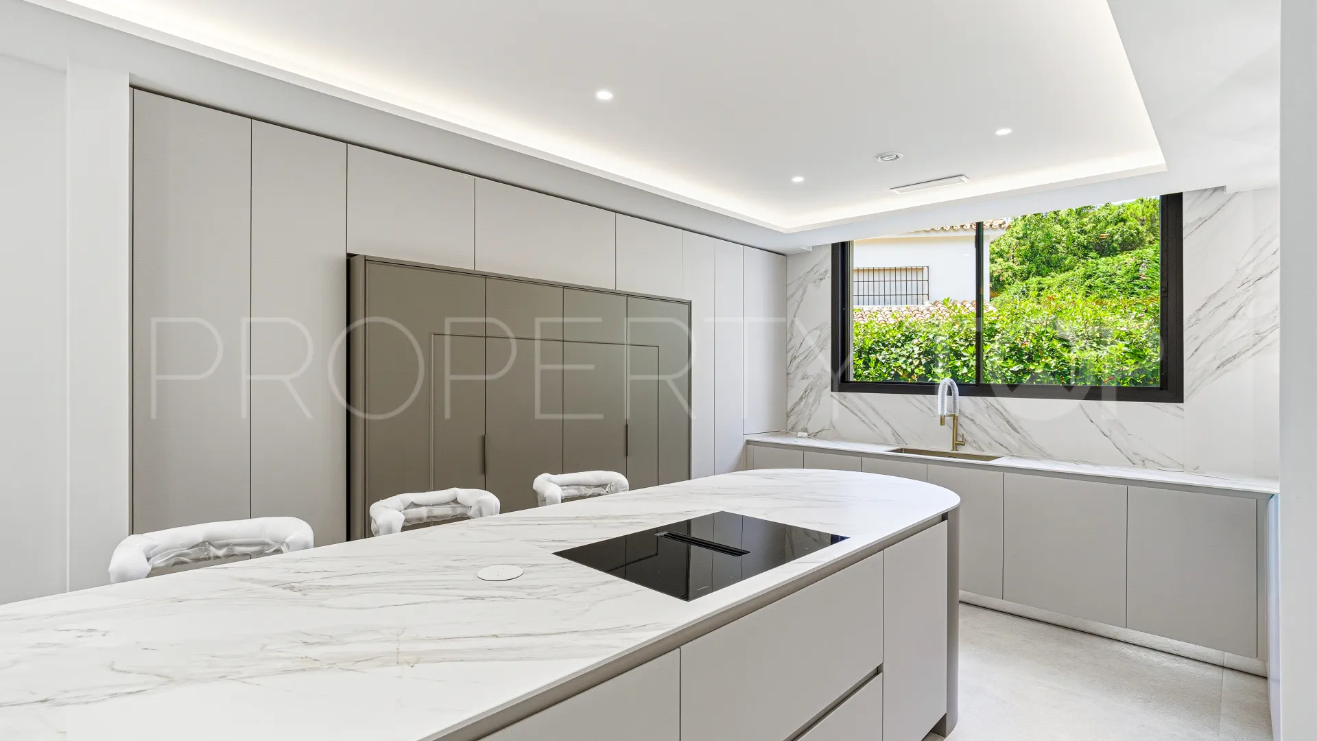 Comprar villa en Los Monteros Playa de 5 dormitorios
