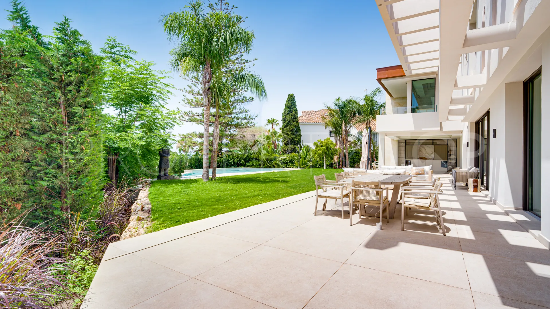 Comprar villa en Los Monteros Playa de 5 dormitorios