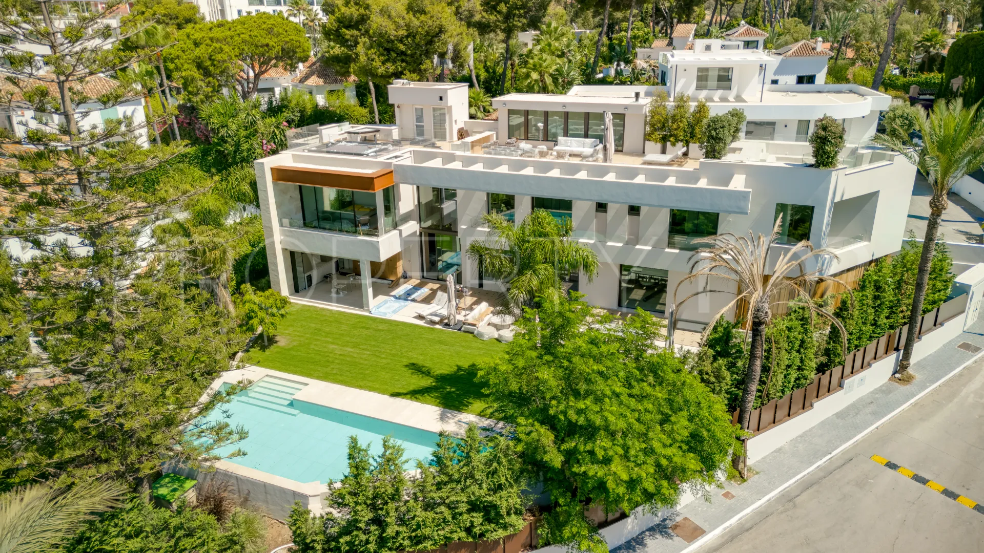 Comprar villa en Los Monteros Playa de 5 dormitorios