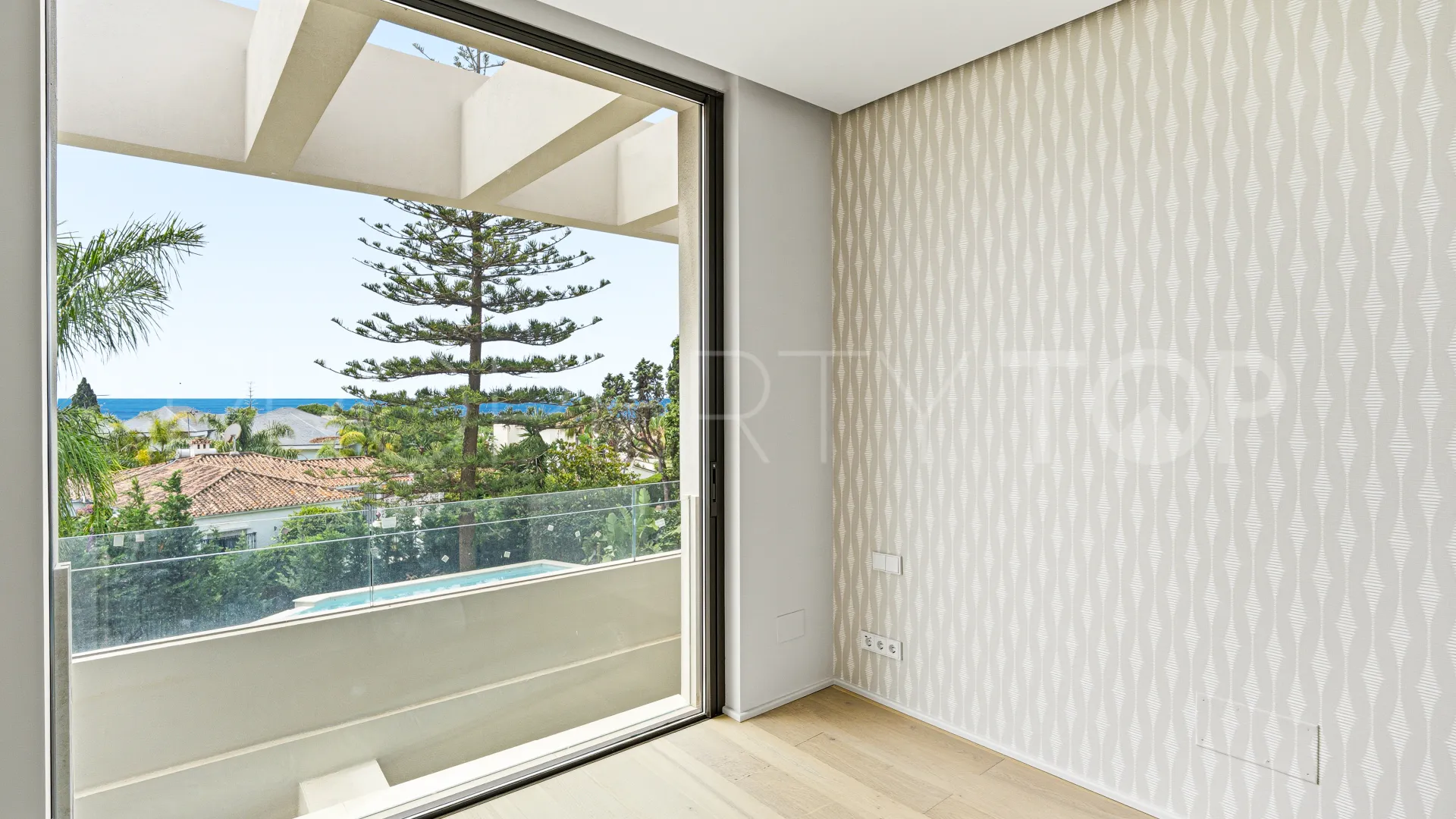 Comprar villa en Los Monteros Playa de 5 dormitorios
