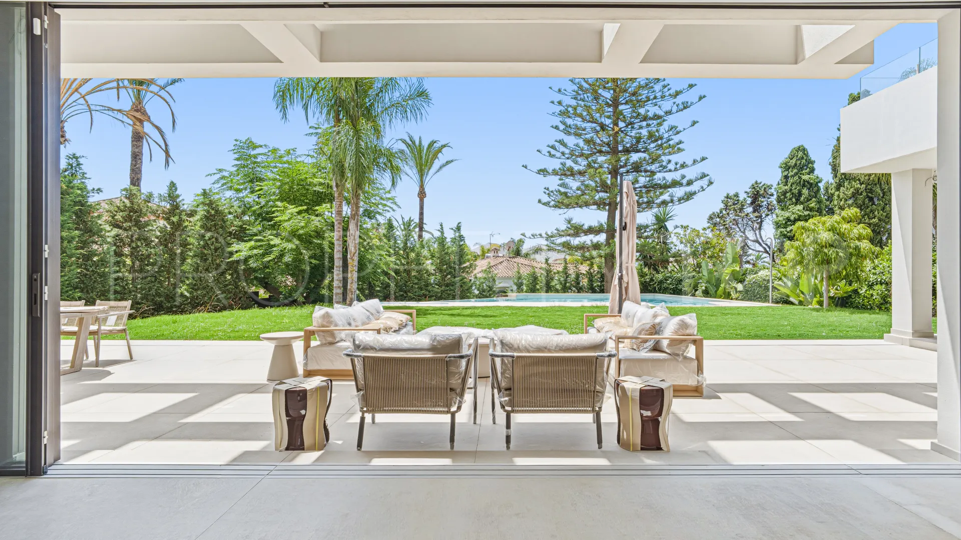 Comprar villa en Los Monteros Playa de 5 dormitorios