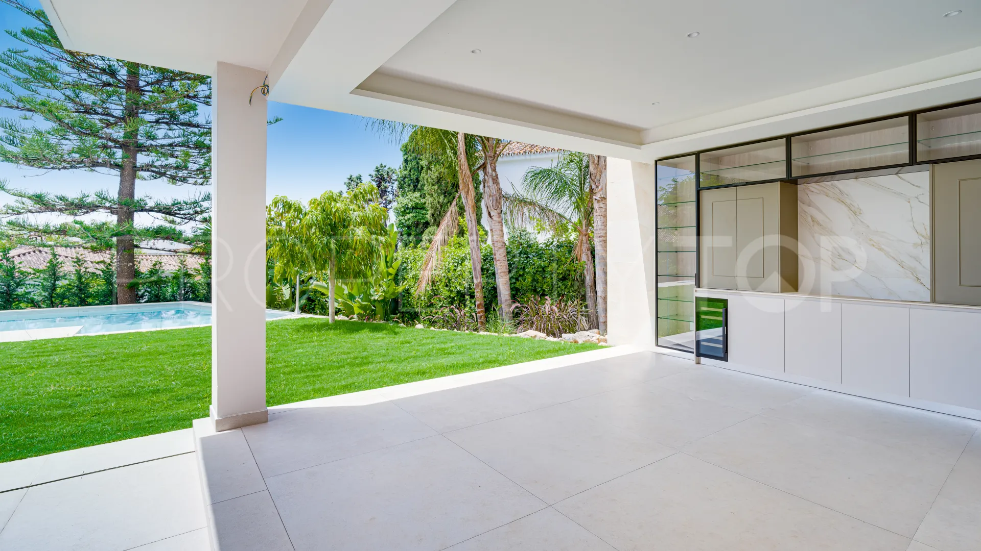 Comprar villa en Los Monteros Playa de 5 dormitorios