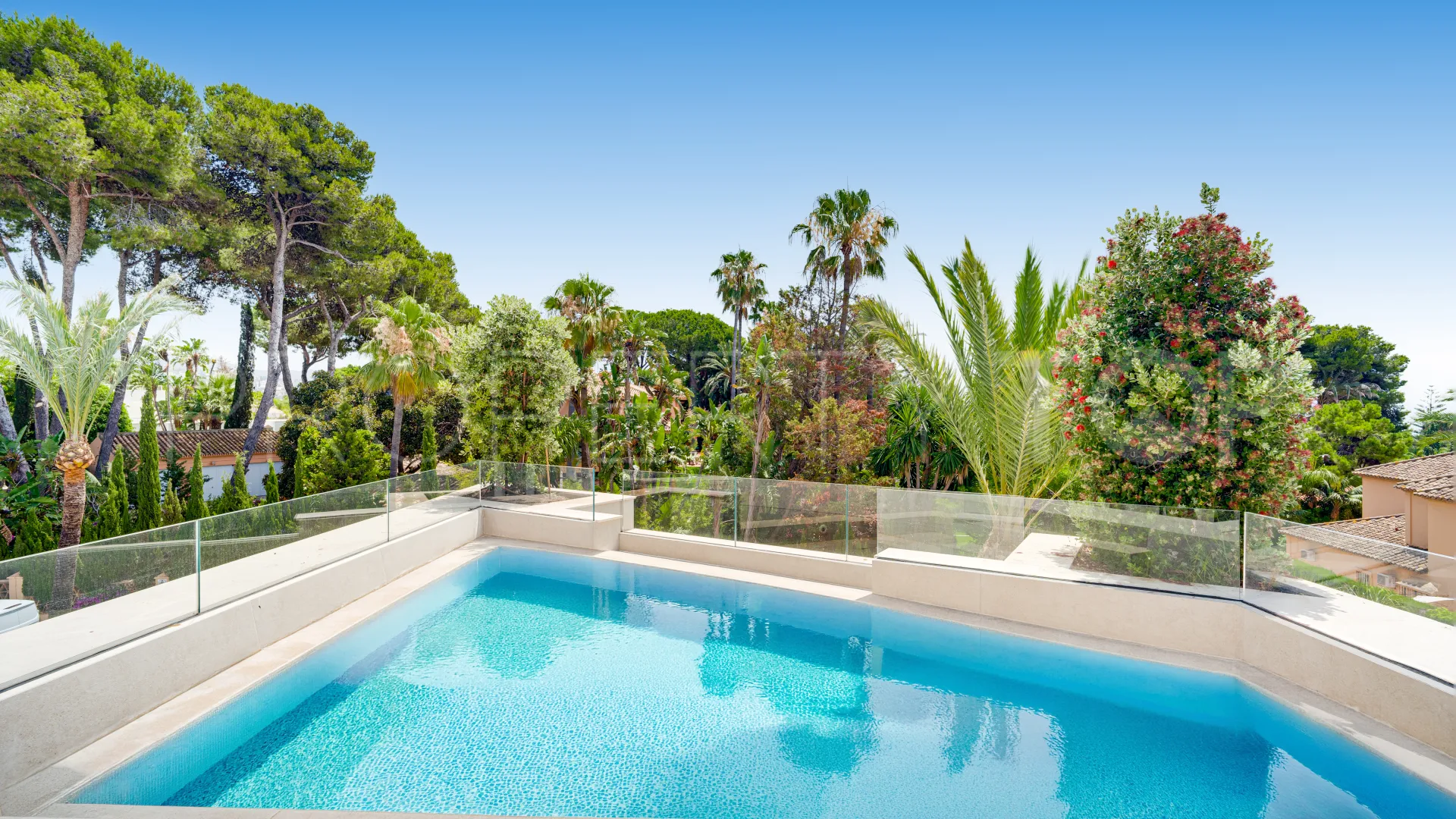 Comprar villa en Los Monteros Playa de 5 dormitorios