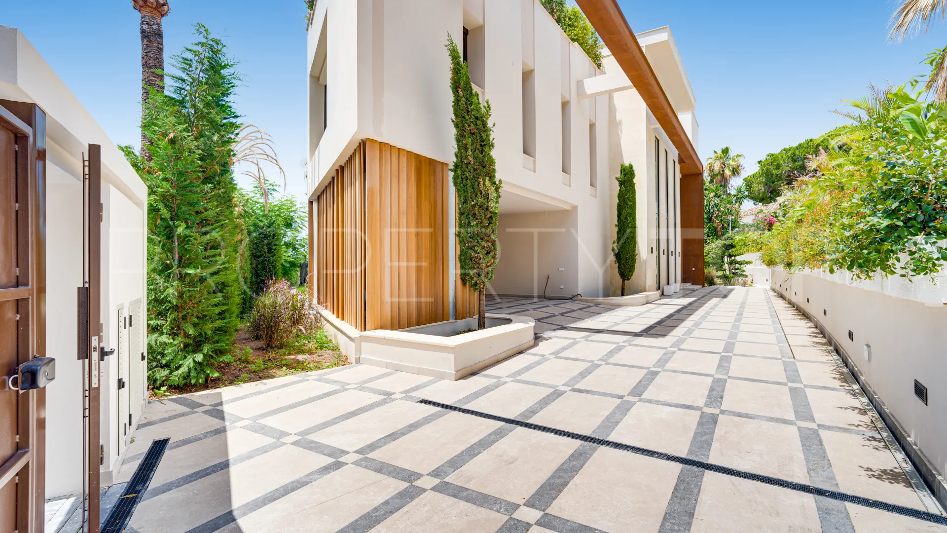 Comprar villa en Los Monteros Playa de 5 dormitorios