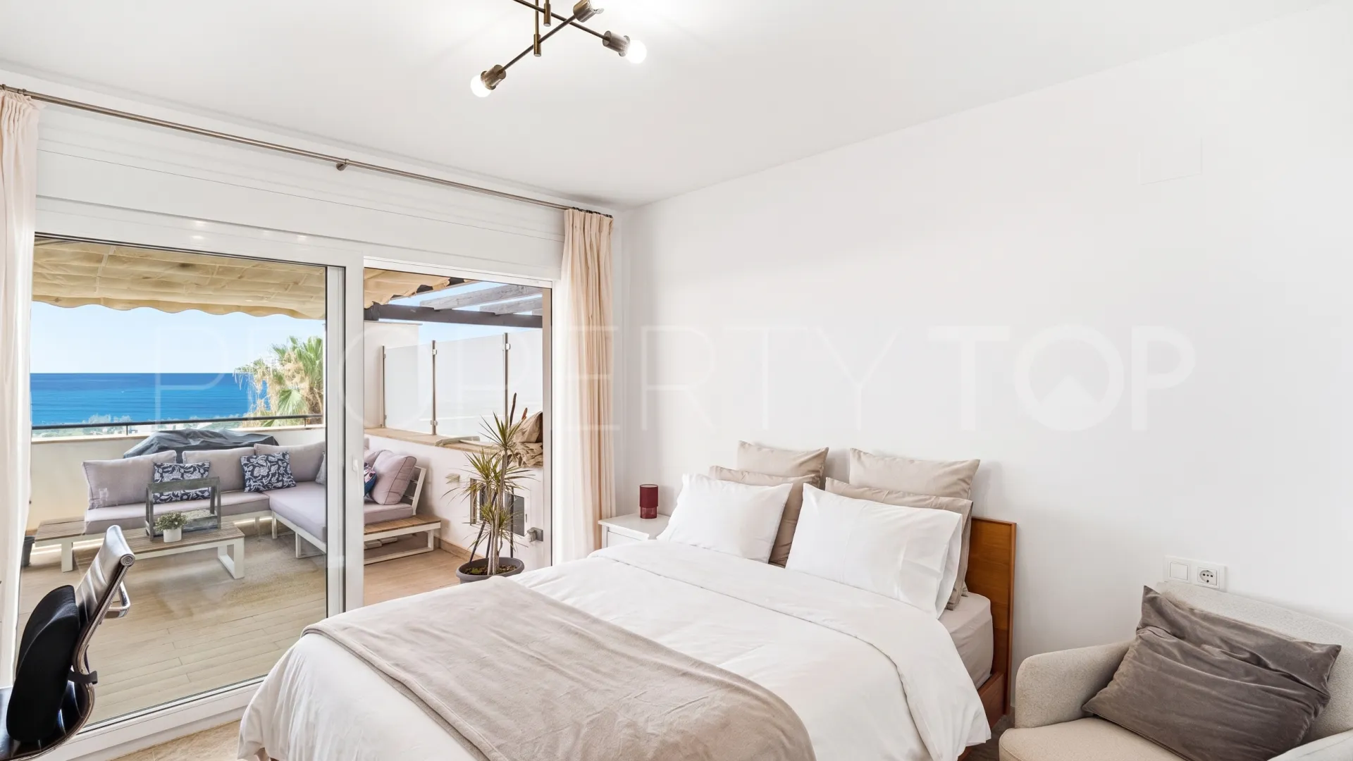 Duplex penthouse for sale in Santa Clara with 3 bedrooms