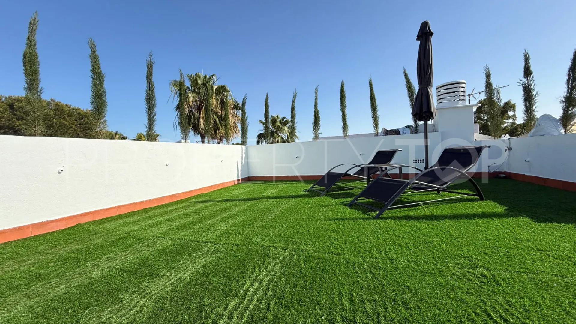 Duplex penthouse with 3 bedrooms for sale in Parque Elviria