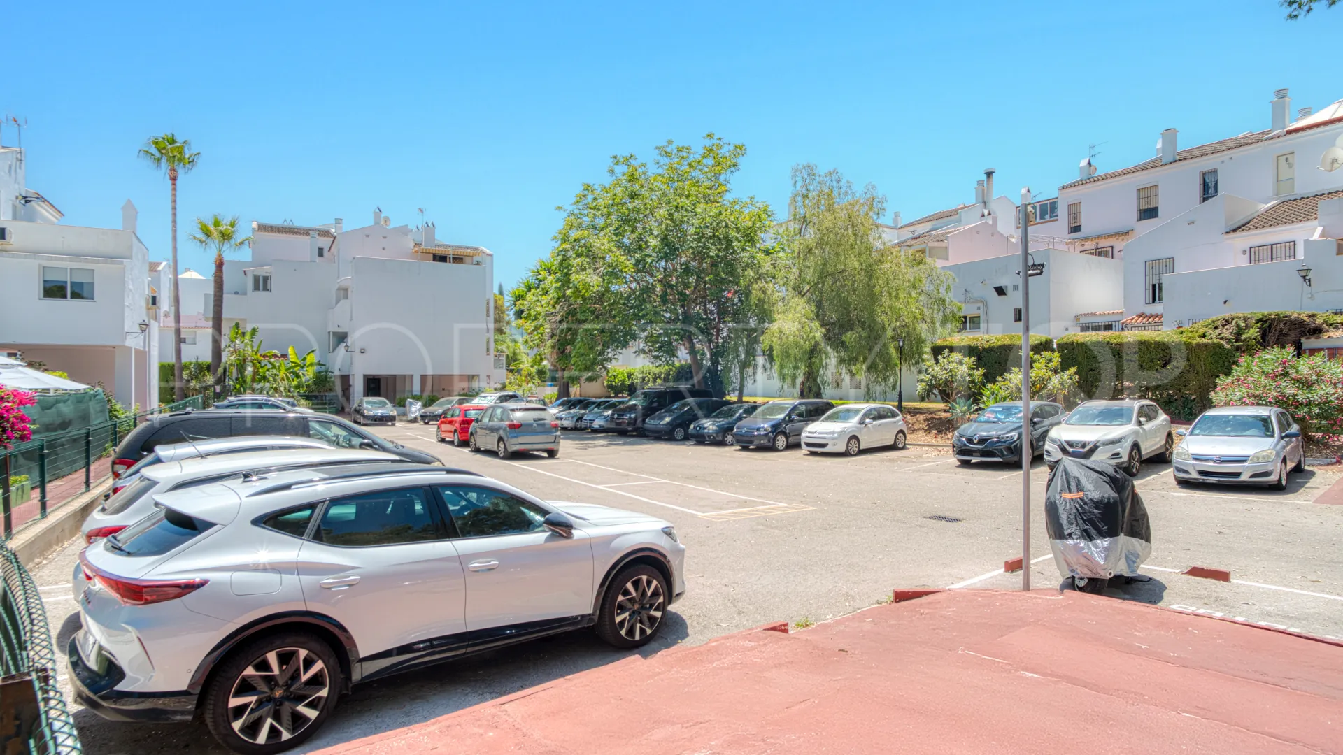 Duplex penthouse with 3 bedrooms for sale in Parque Elviria