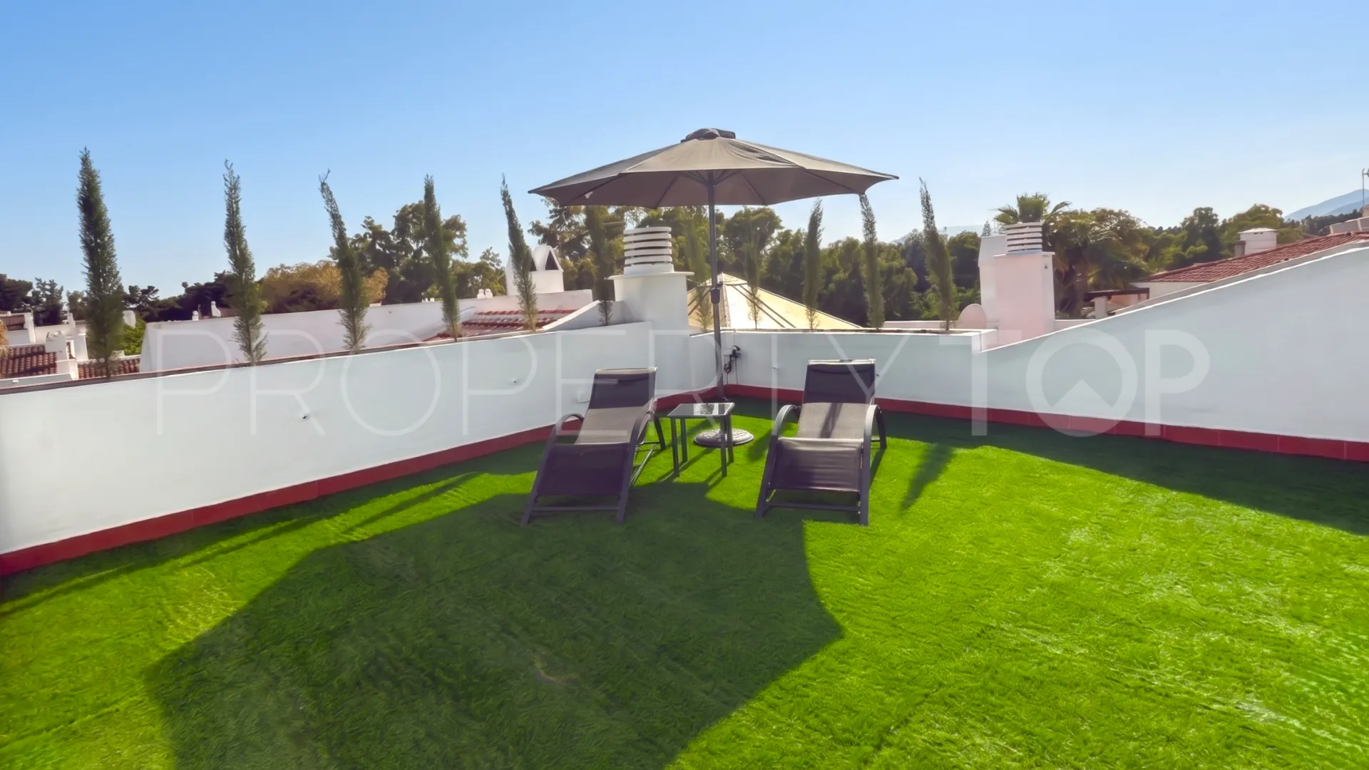 Duplex penthouse with 3 bedrooms for sale in Parque Elviria