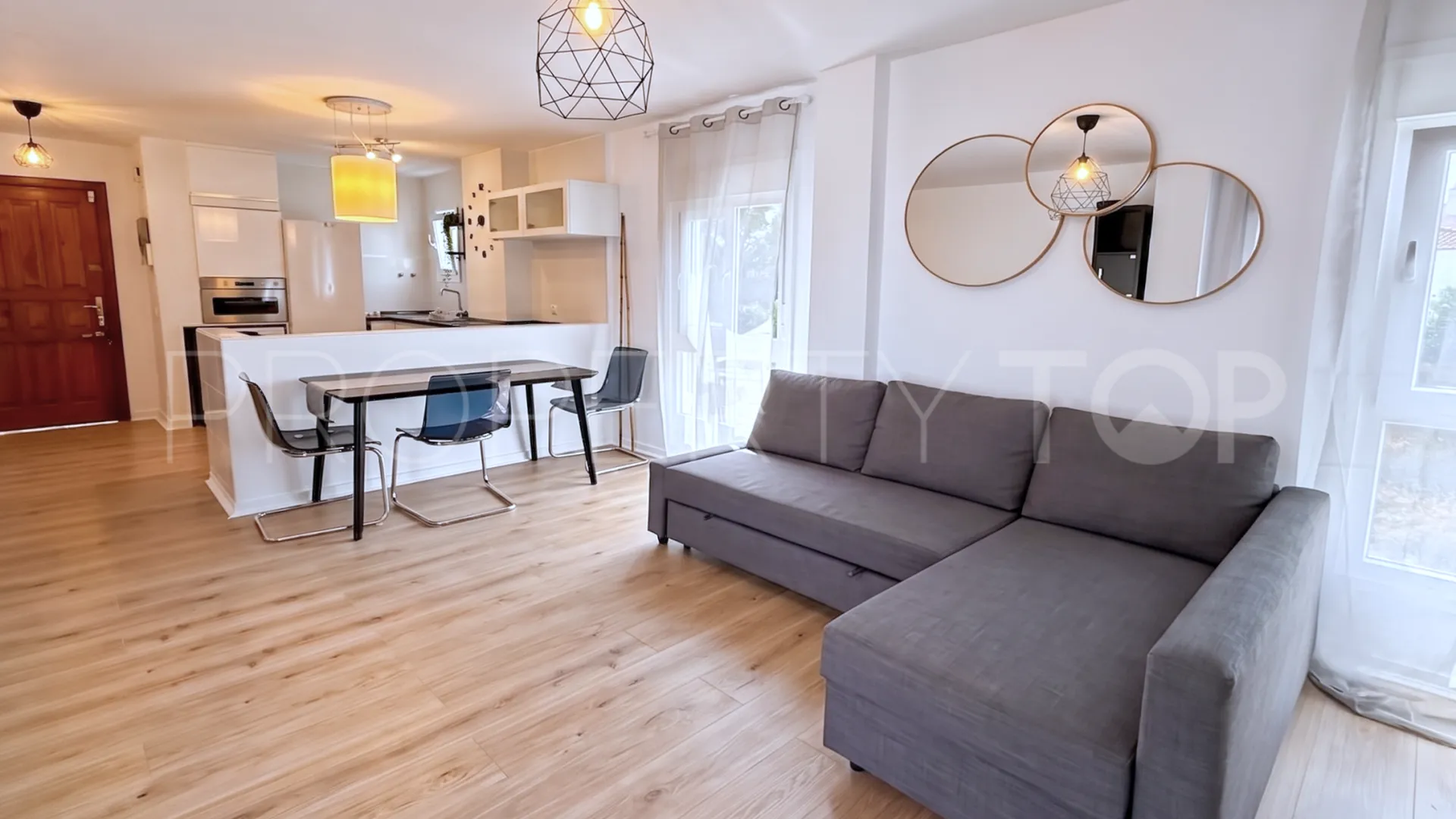 Duplex penthouse with 3 bedrooms for sale in Parque Elviria