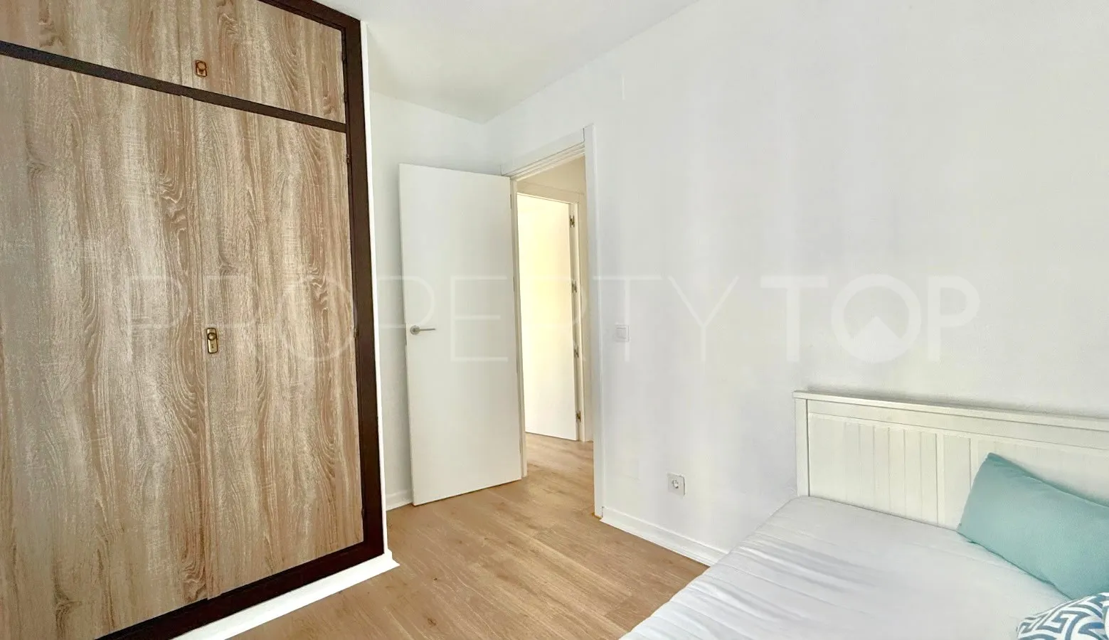 Duplex penthouse with 3 bedrooms for sale in Parque Elviria