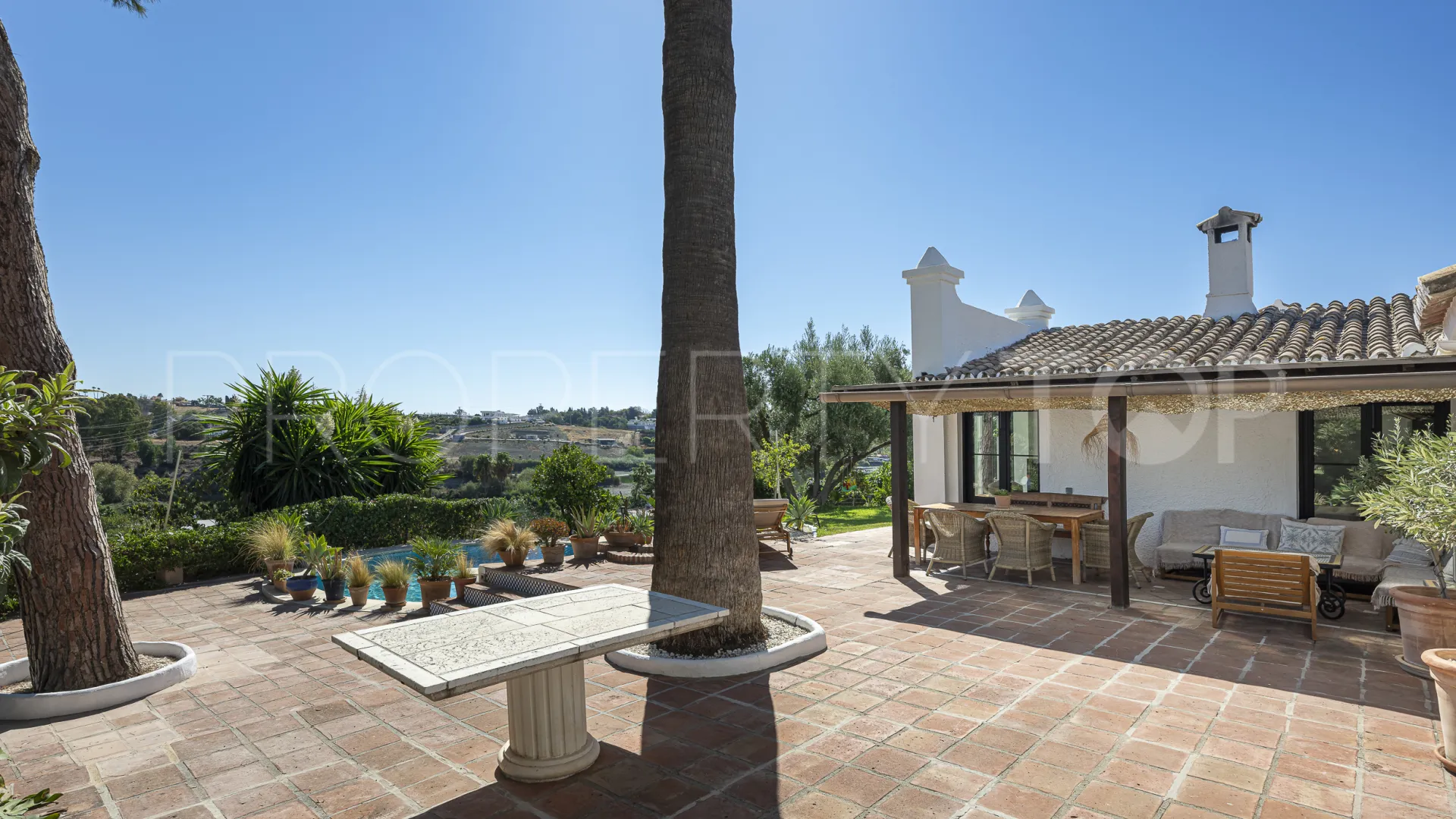 Buy Guadalmina Alta 3 bedrooms villa