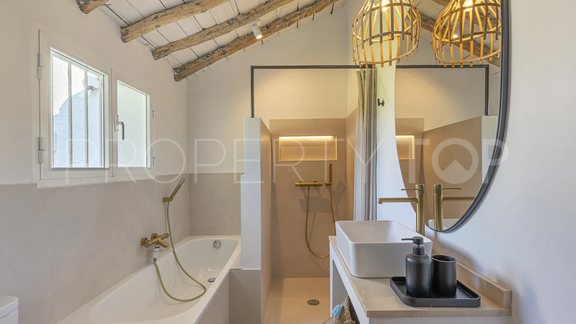 Buy Guadalmina Alta 3 bedrooms villa