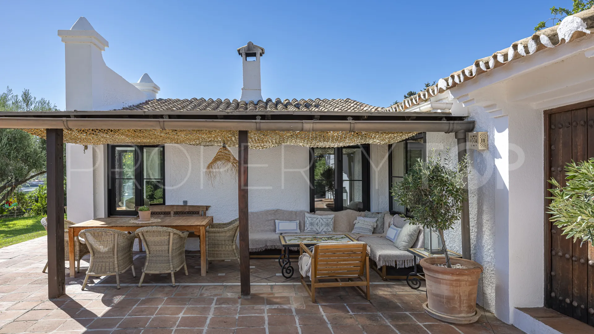 Buy Guadalmina Alta 3 bedrooms villa