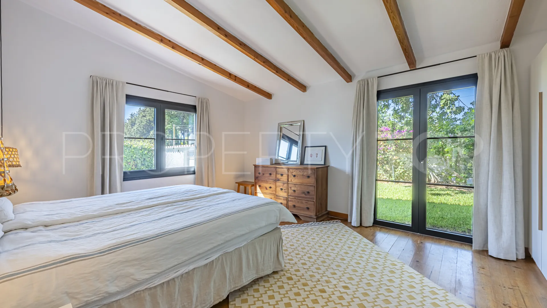 Buy Guadalmina Alta 3 bedrooms villa