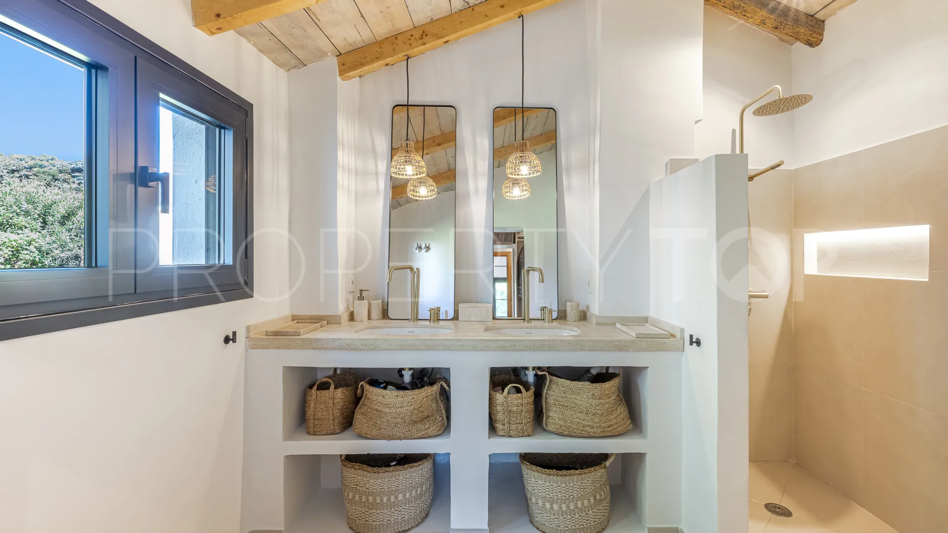Buy Guadalmina Alta 3 bedrooms villa