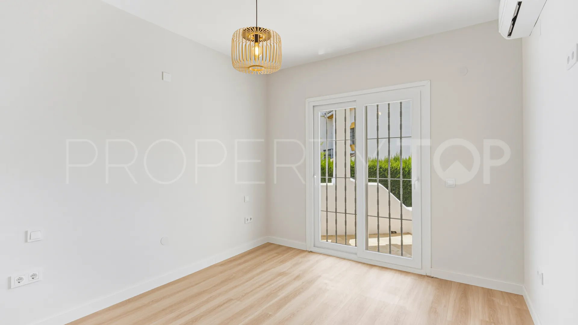 Apartamento planta baja en venta con 3 dormitorios en Mijas Golf