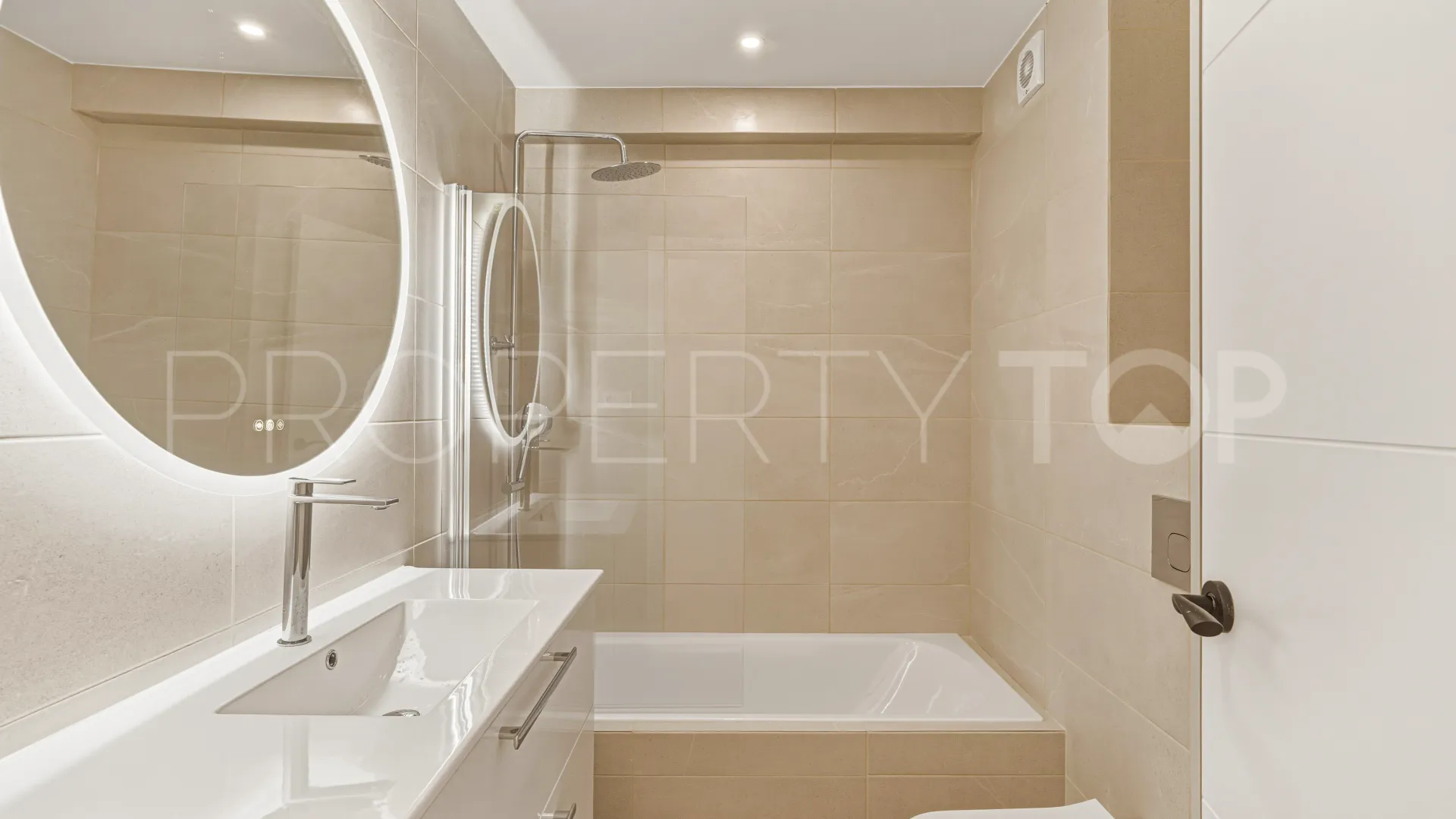 Apartamento planta baja en venta con 3 dormitorios en Mijas Golf