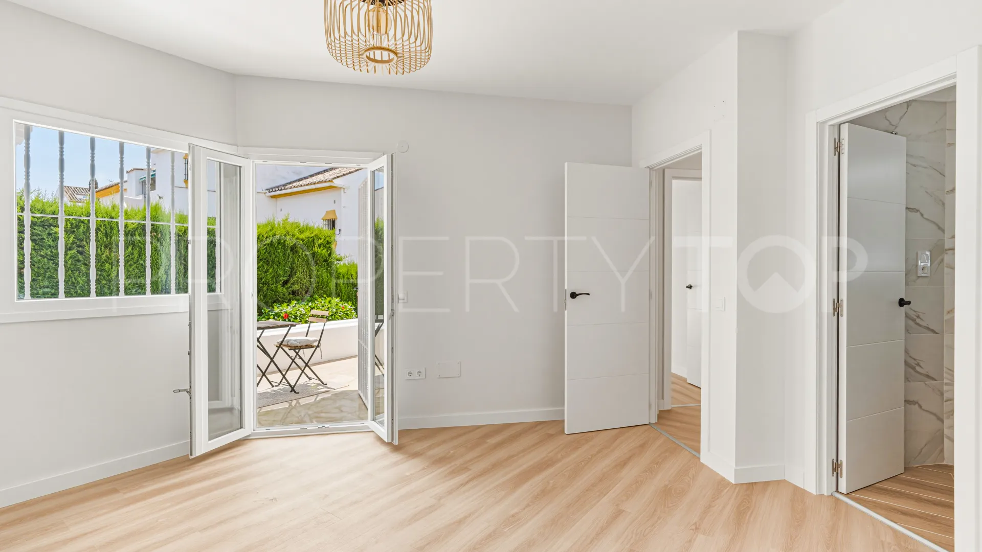 Apartamento planta baja en venta con 3 dormitorios en Mijas Golf
