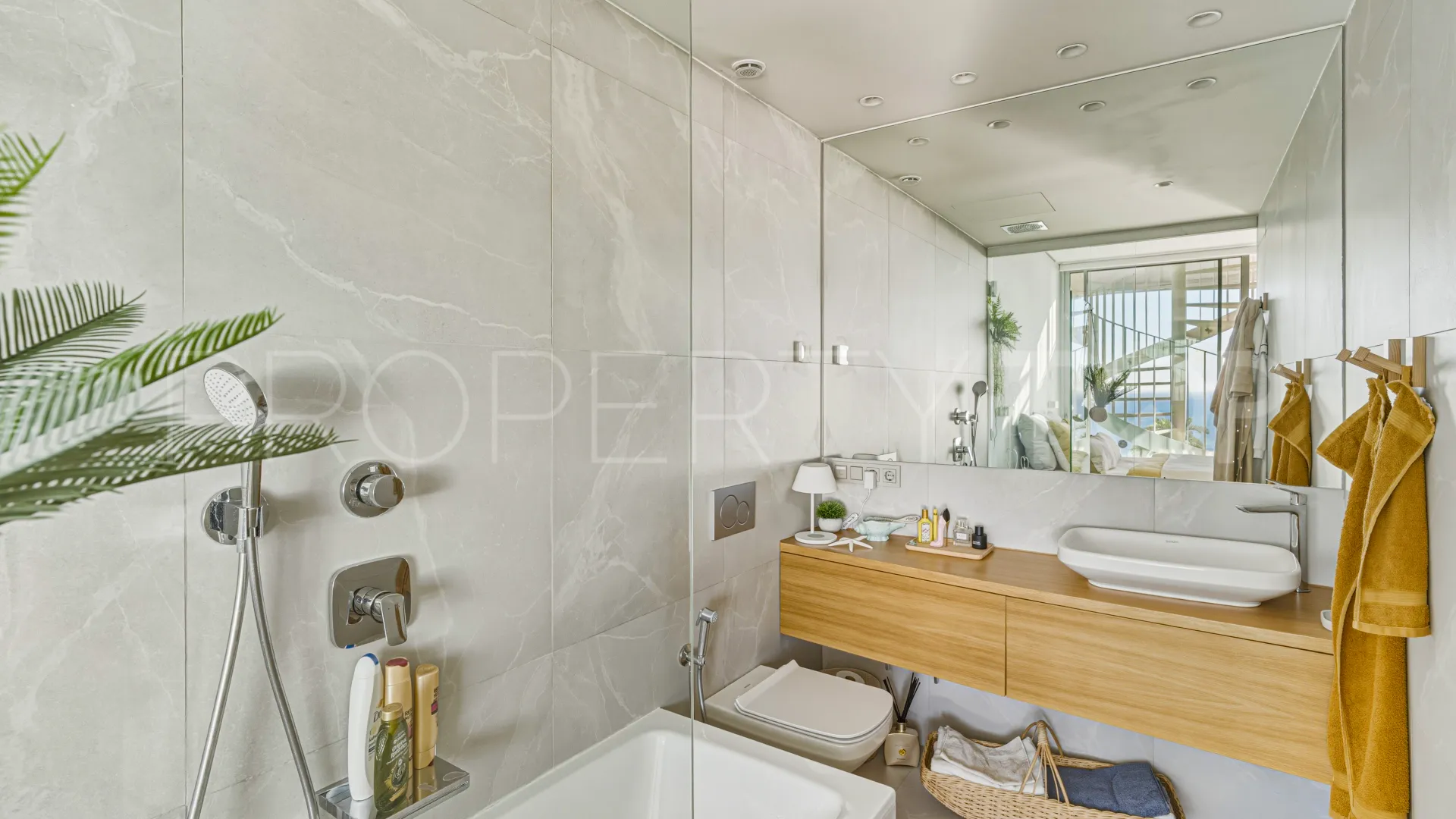Duplex penthouse for sale in El Higueron