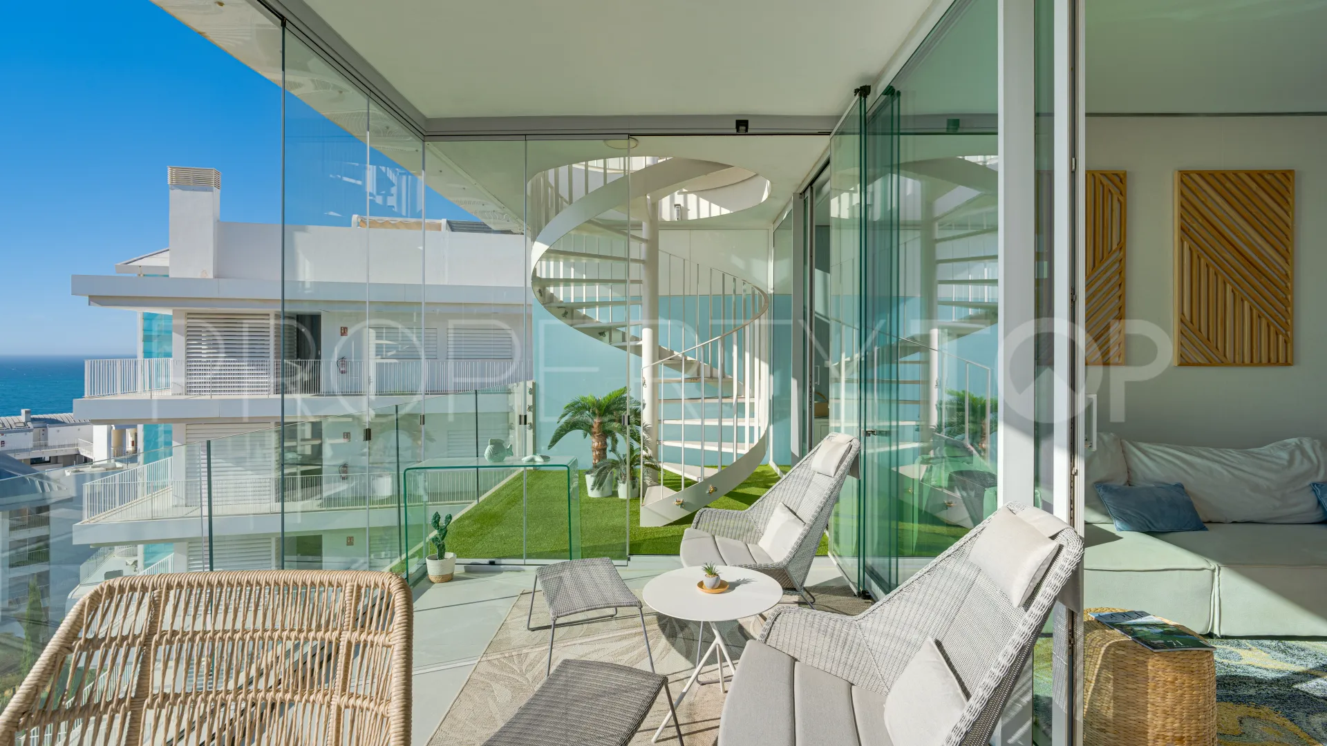 Duplex penthouse for sale in El Higueron