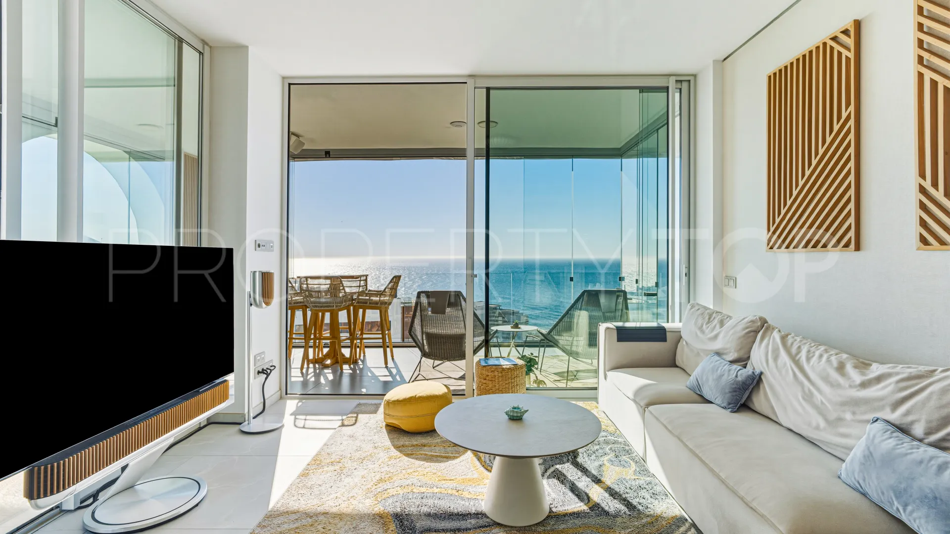 Duplex penthouse for sale in El Higueron